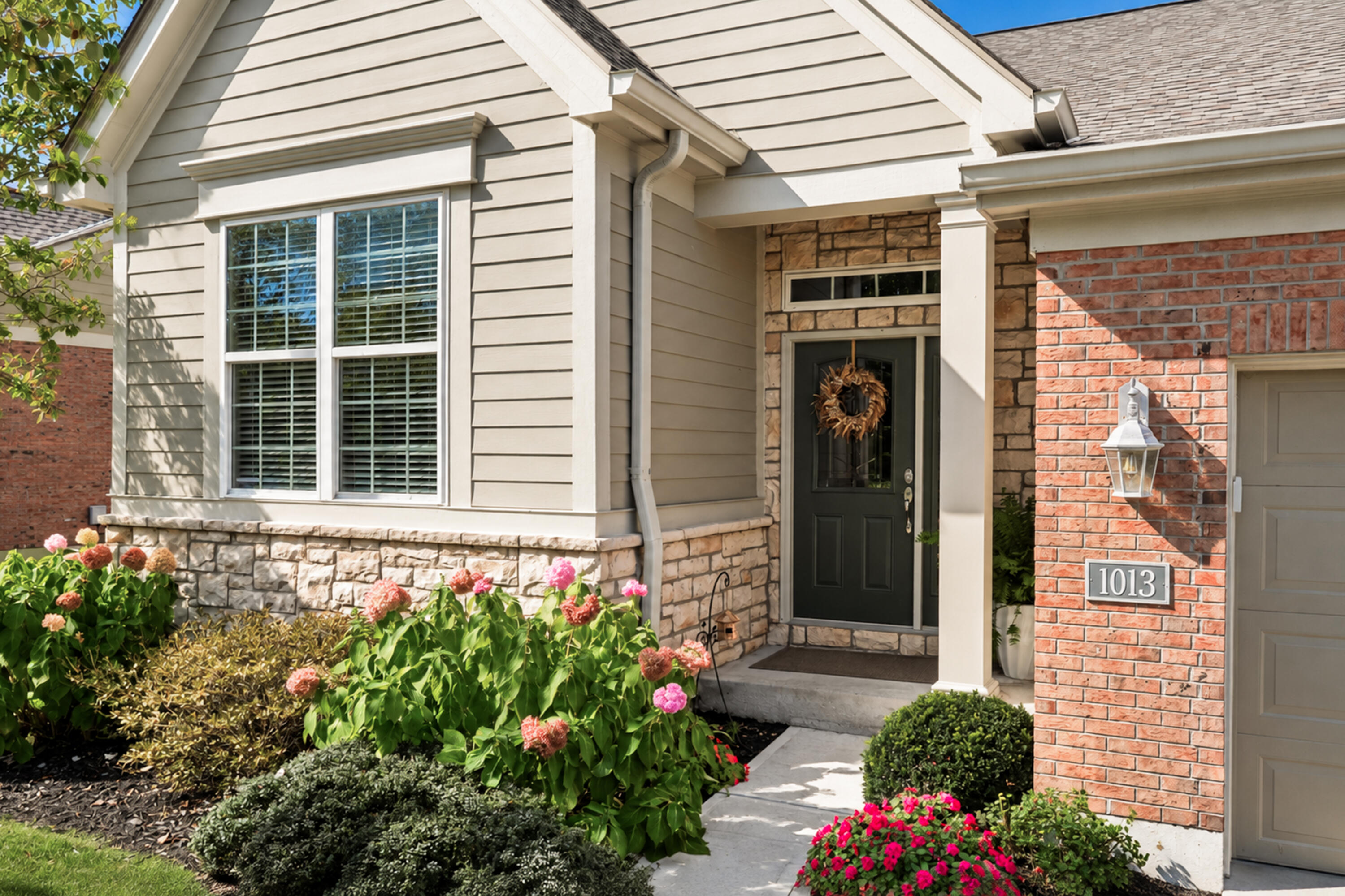 1013 Belmont Park Property Photo 1