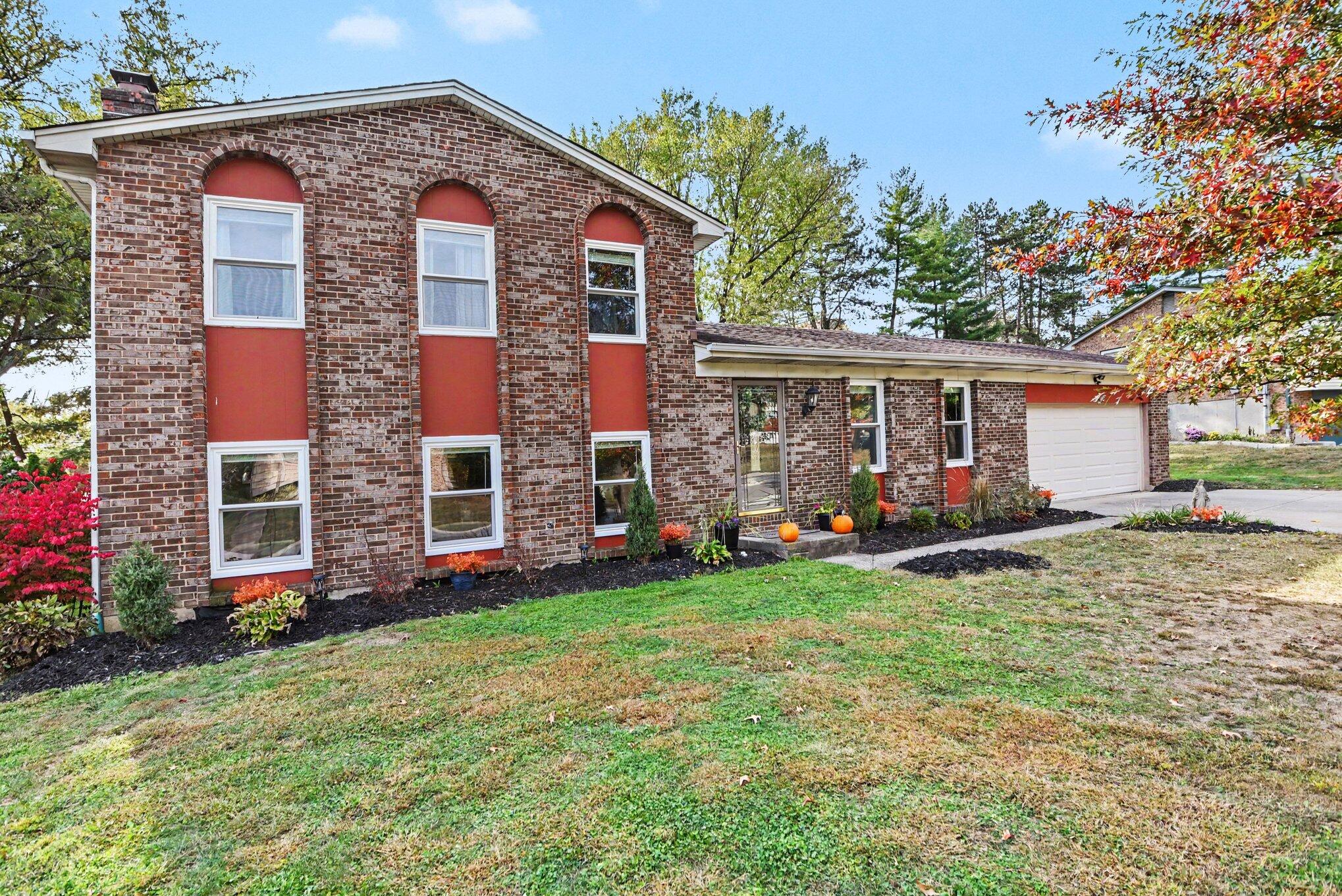 829 Niewahner Drive Property Photo 1