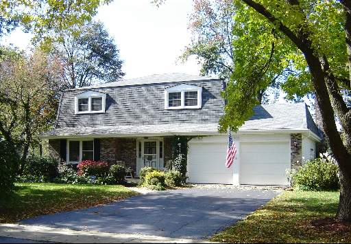 6s444 Bridlespur Drive Property Photo 1