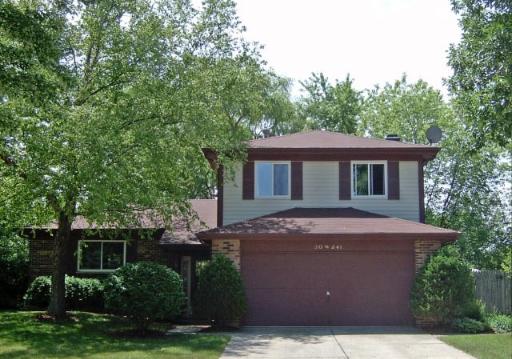30w241 Holyoke Court Property Photo 1