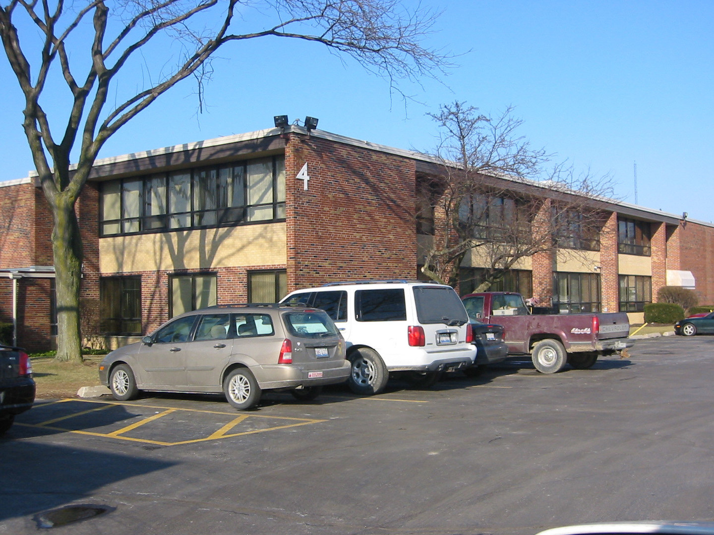 15w700 W Frontage Road Property Photo 2