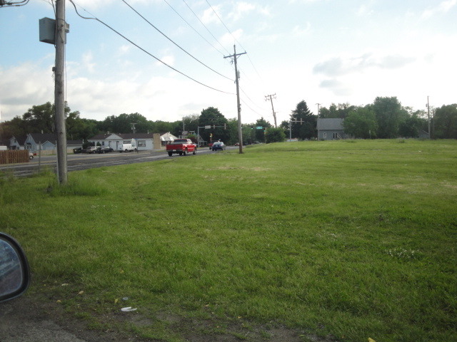 1607 Maple Road Property Photo 1