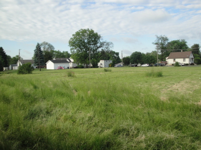 1607 Maple Road Property Photo 7