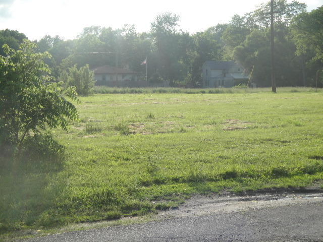 1607 Maple Road Property Photo 11