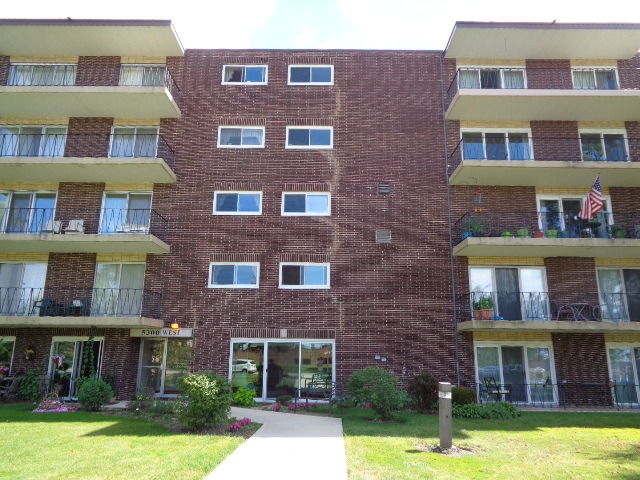 5300 Walnut Avenue 6a Property Photo 1