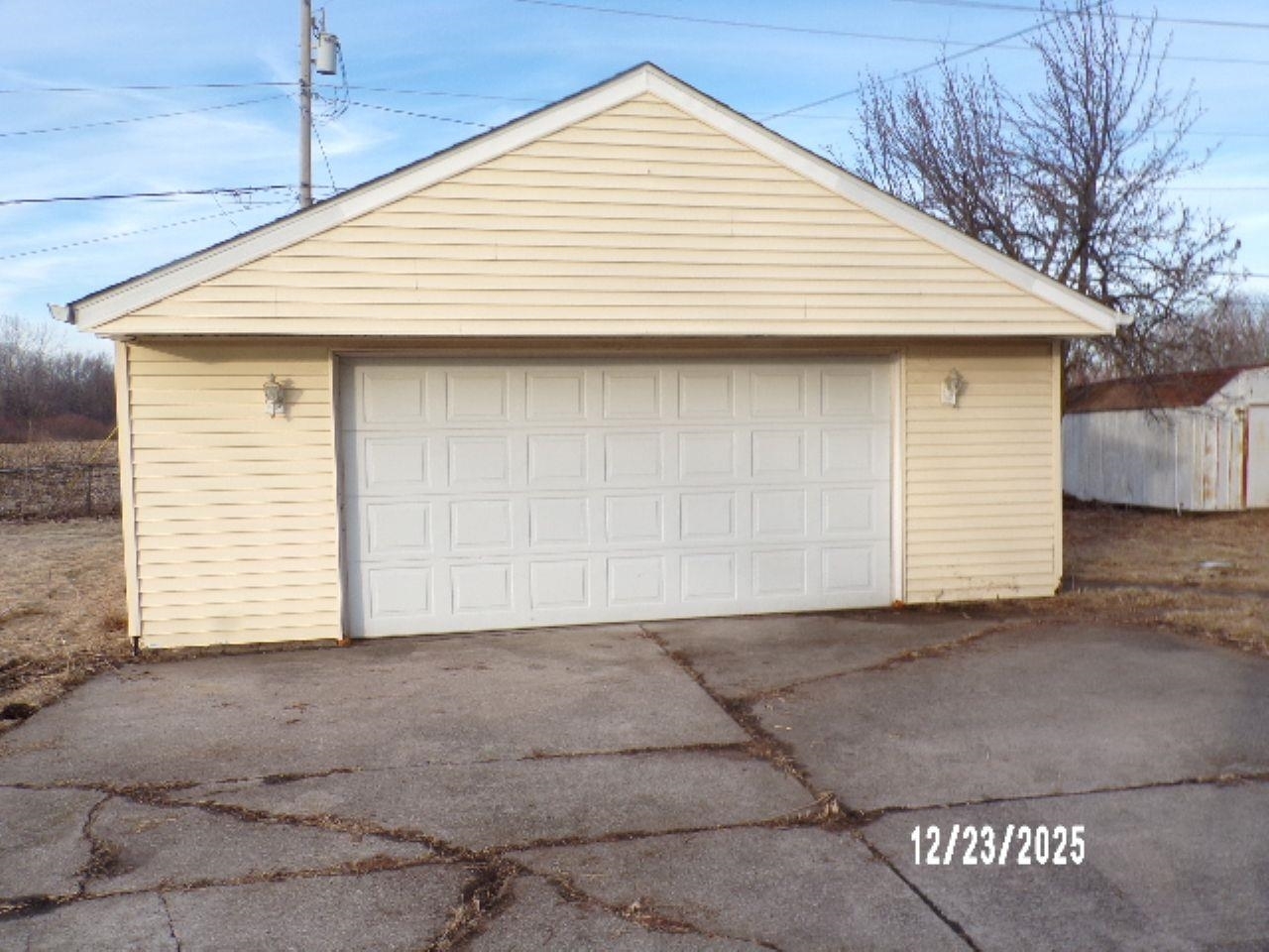 16713 10th Avenue Property Photo 3