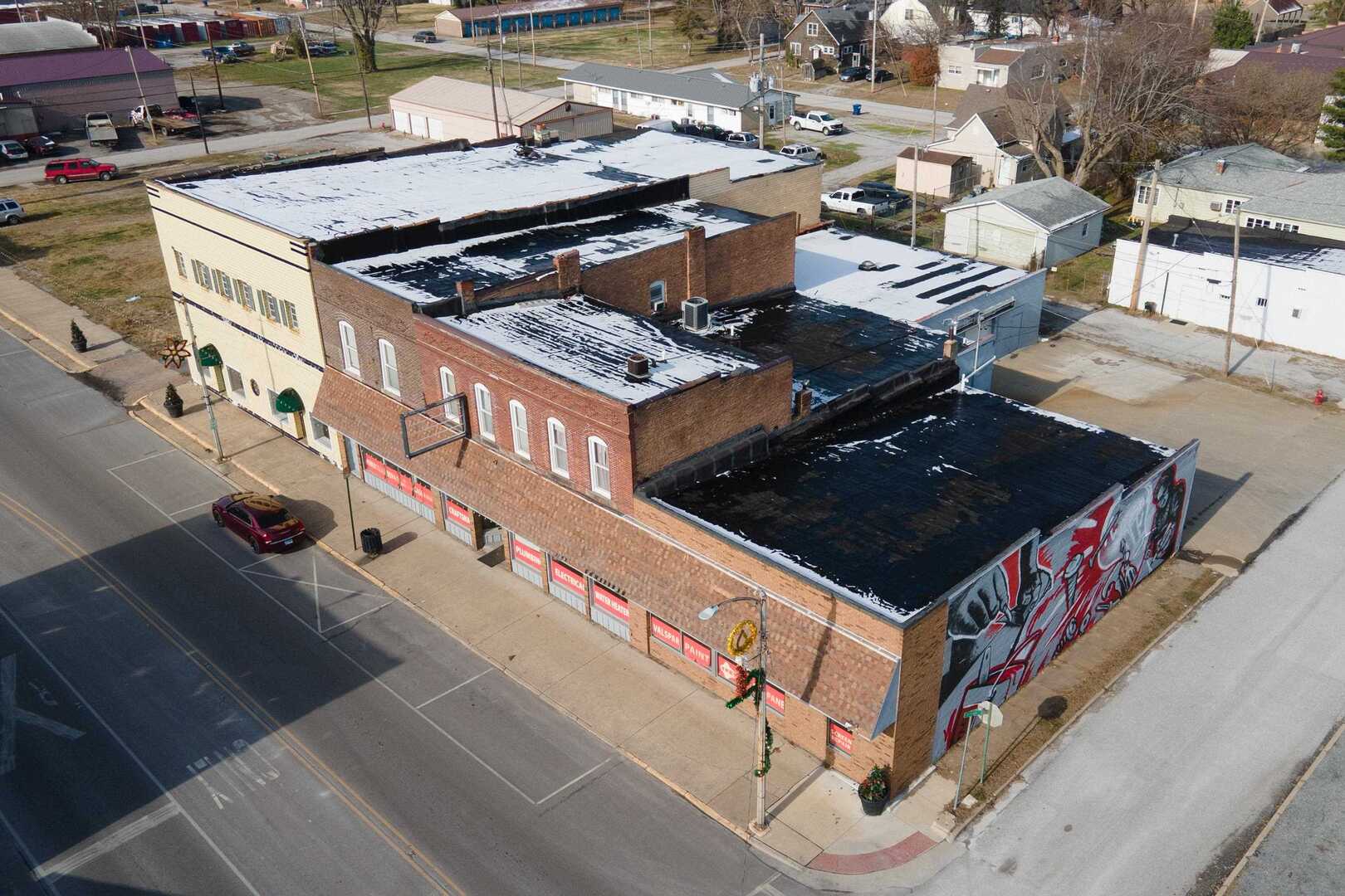 111 W Main Street Property Photo 6