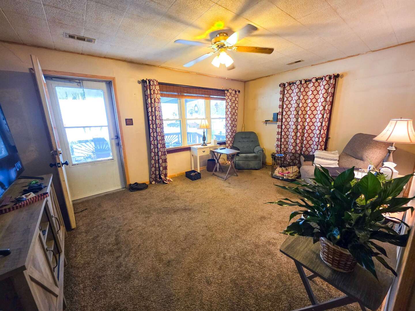 105 S Watkins Street Property Photo 2