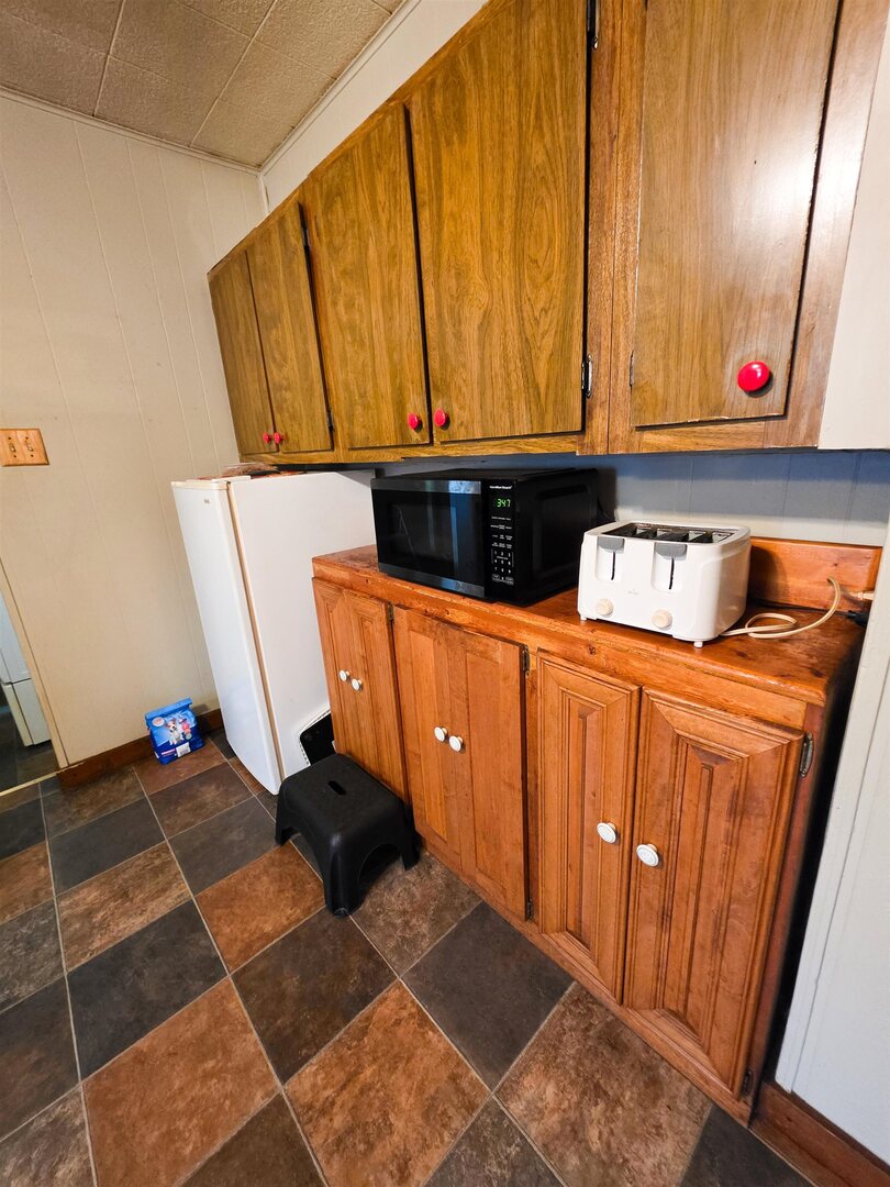 105 S Watkins Street Property Photo 10