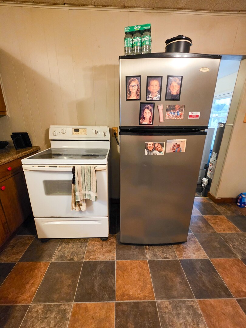 105 S Watkins Street Property Photo 12