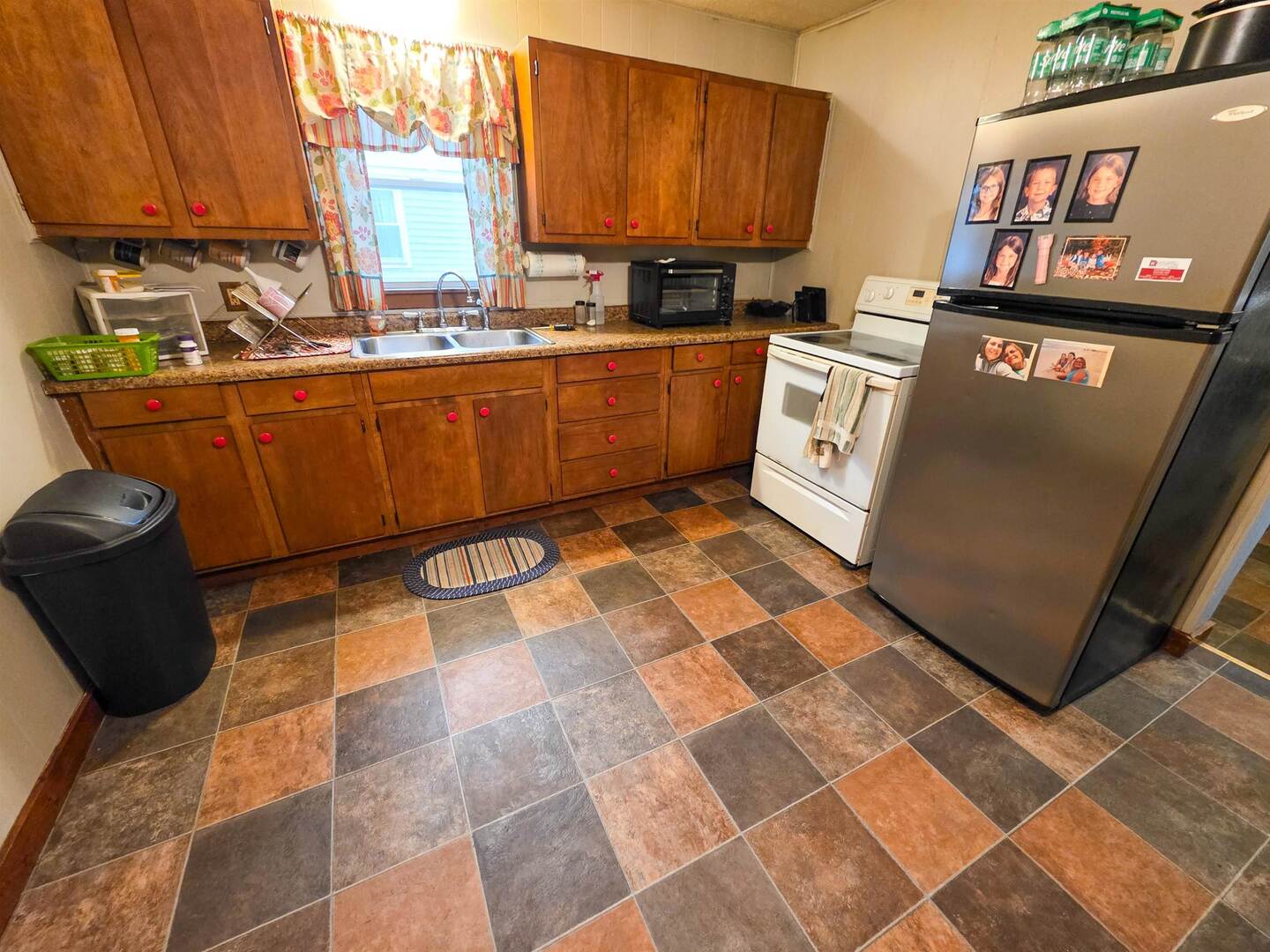 105 S Watkins Street Property Photo 13