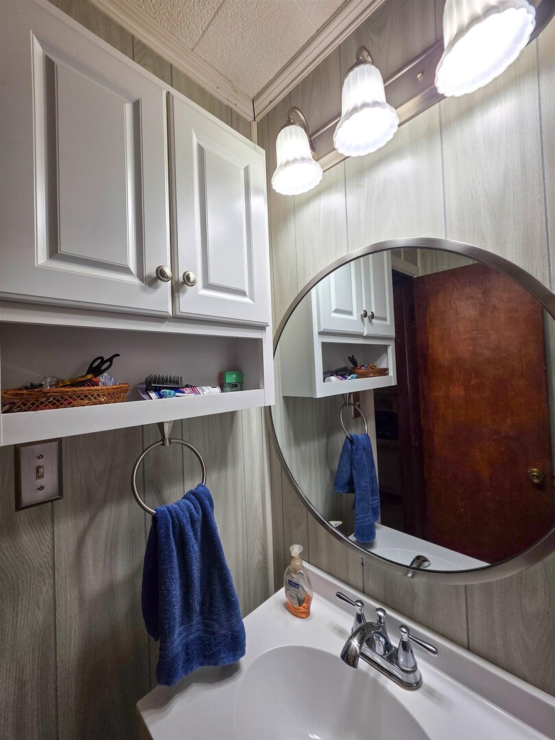 105 S Watkins Street Property Photo 22