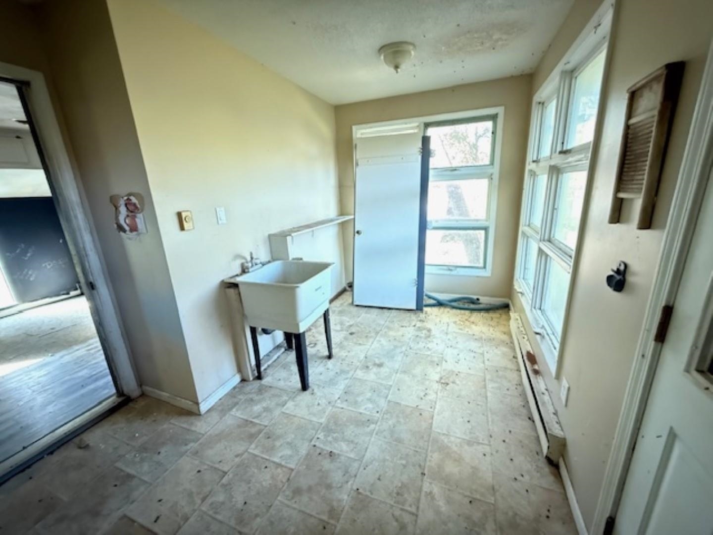 11035 Avery Road Property Photo 10