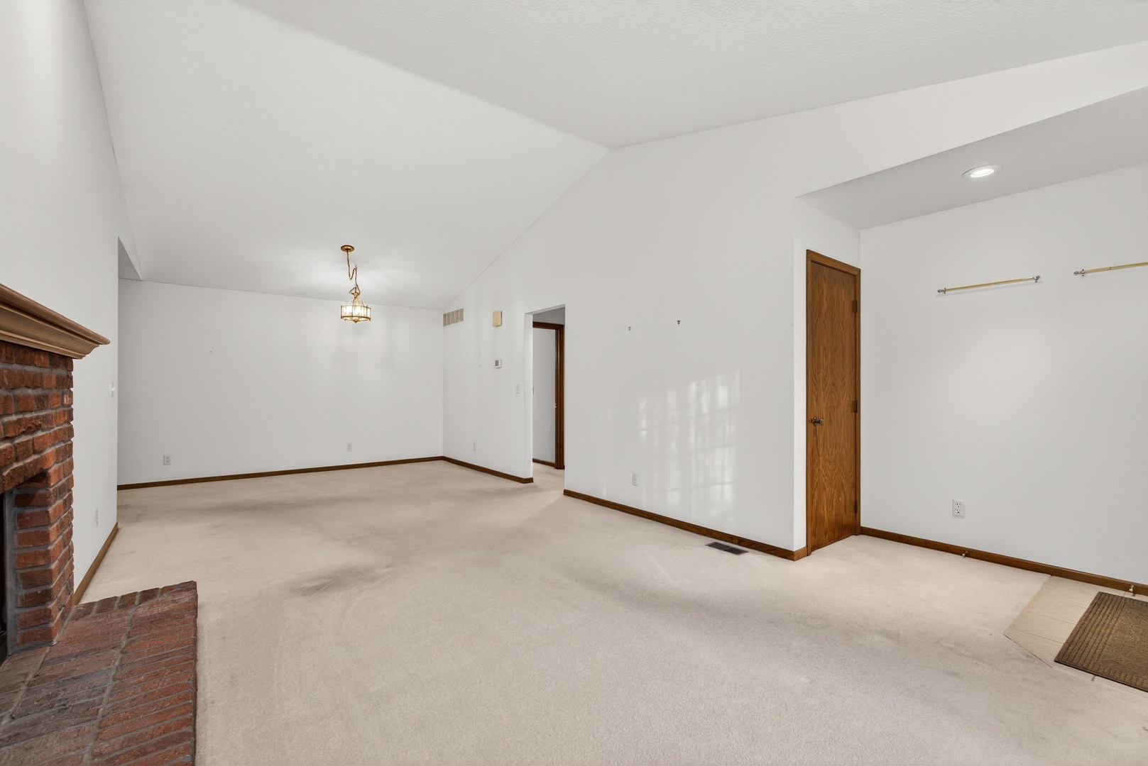 4000 46th St Court 5 Property Photo 4