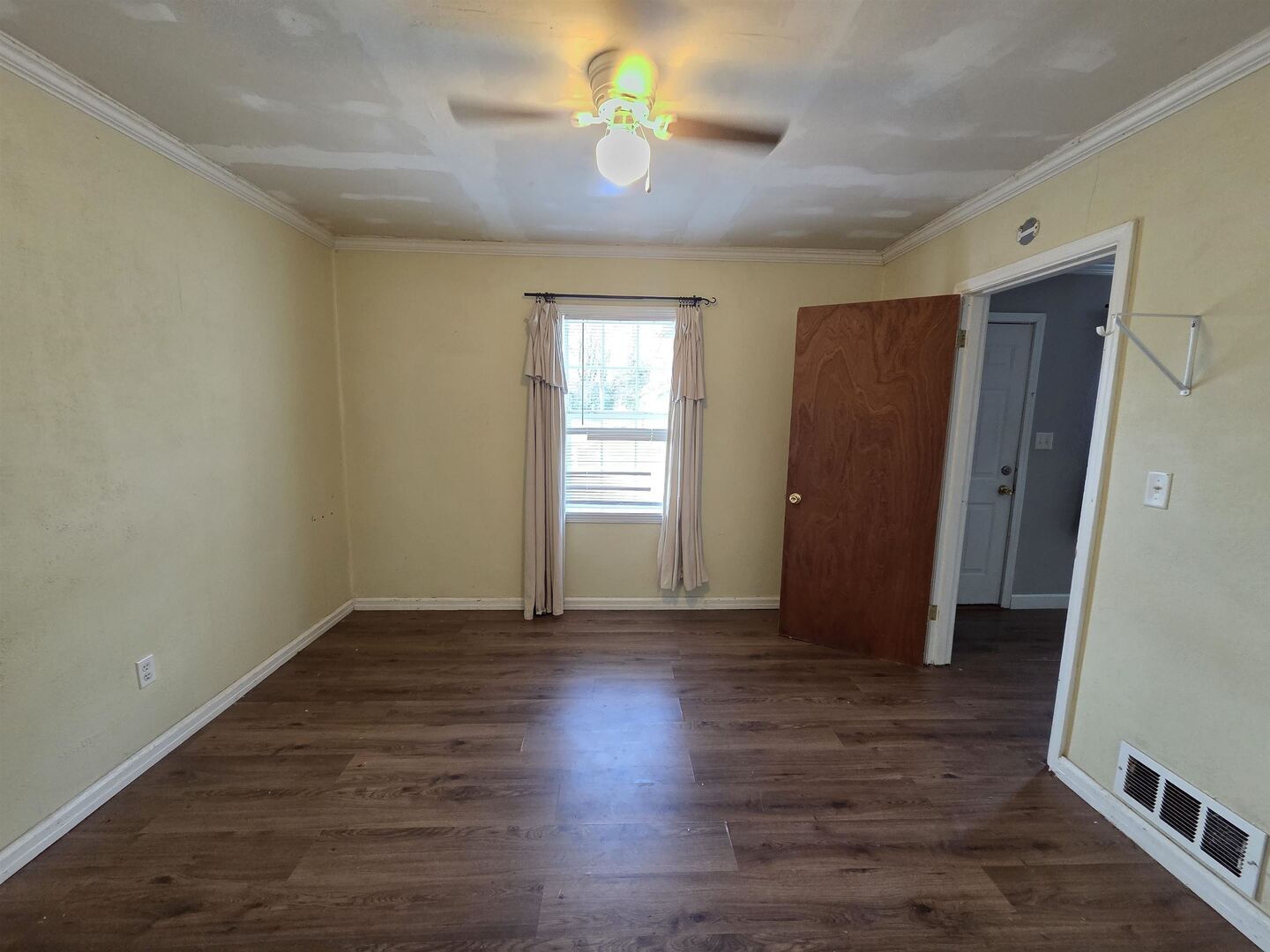 710 S Main Street Property Photo 10