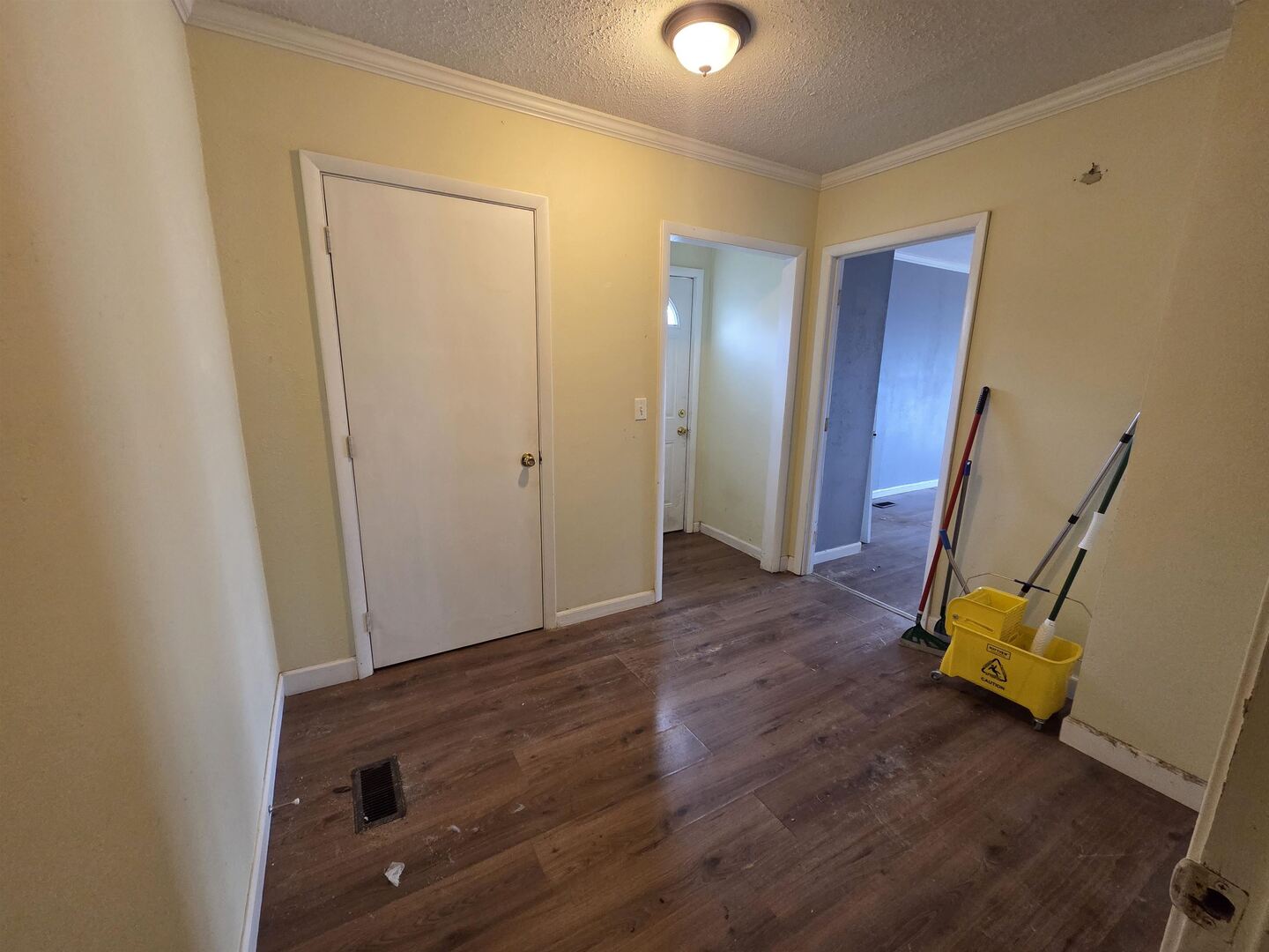 710 S Main Street Property Photo 18