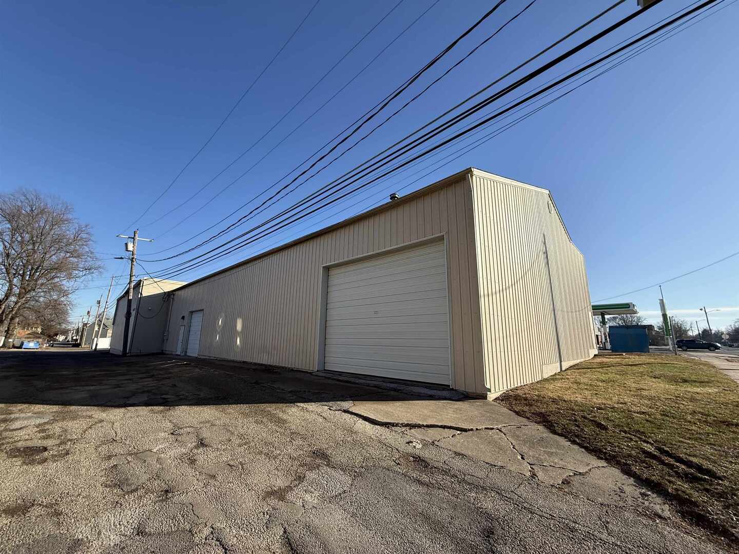 1546 W Locust Street Property Photo 4