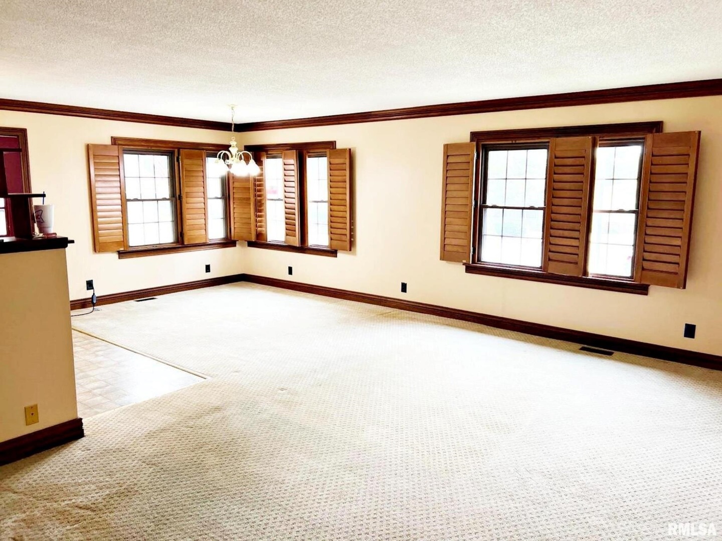 500 Metropolis Street Property Photo 4