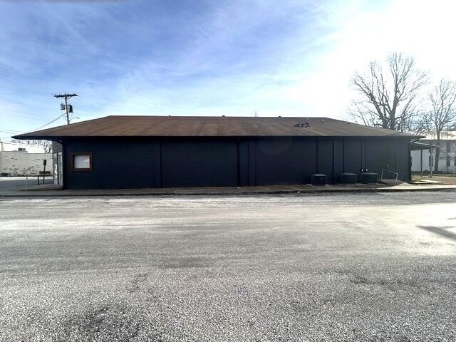 120 S Monroe Street Property Photo 2