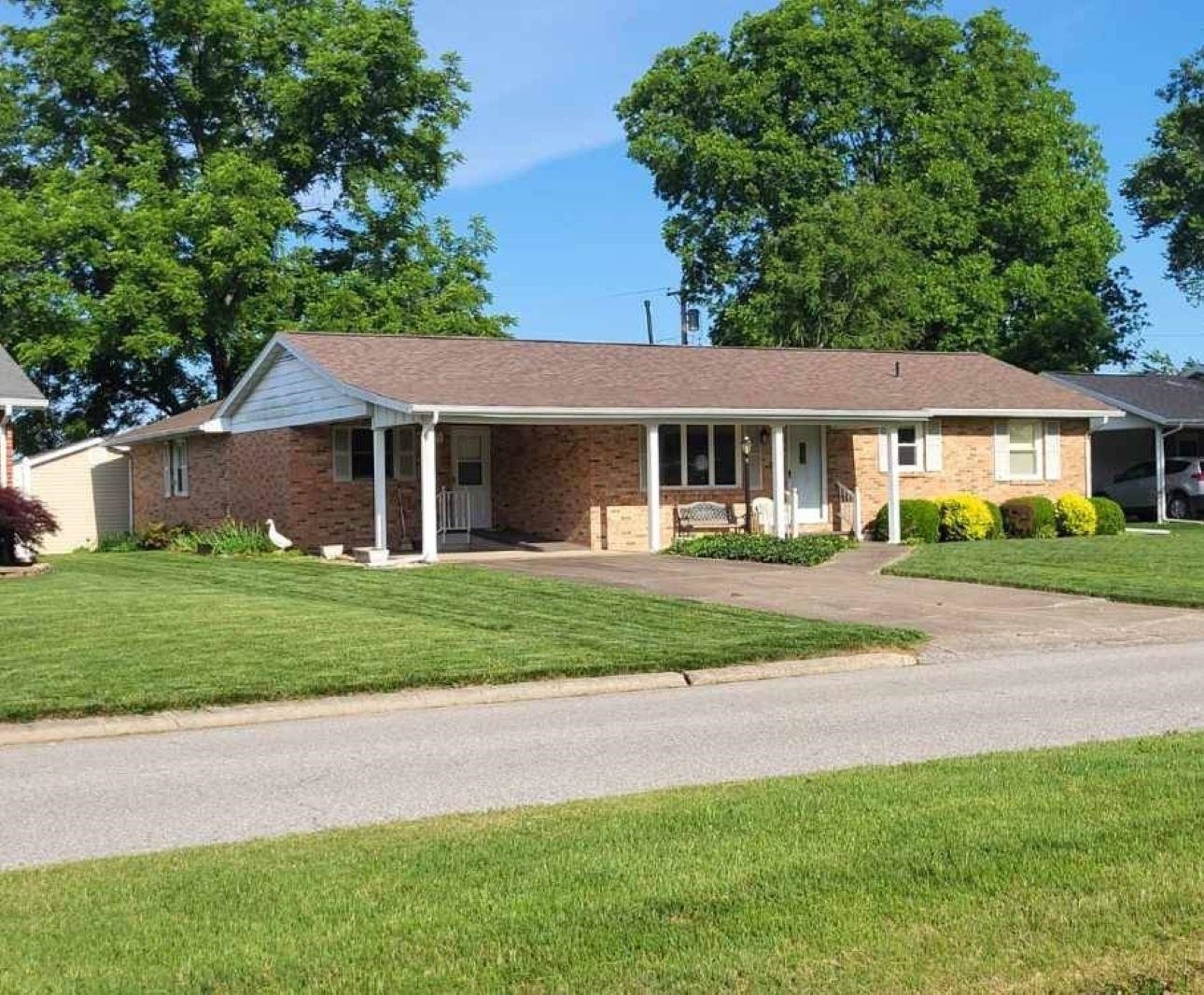 306 College Boulevard Property Photo 1