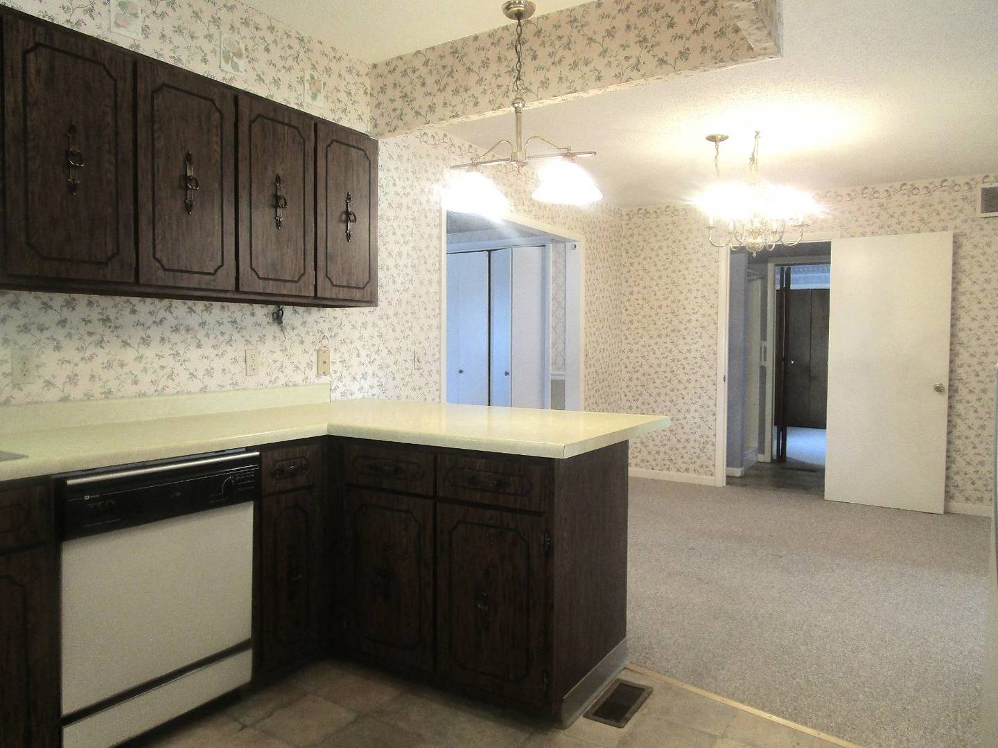 306 College Boulevard Property Photo 7