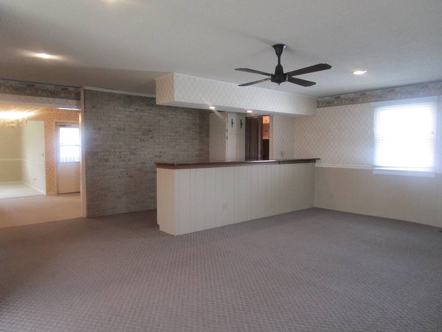 306 College Boulevard Property Photo 11