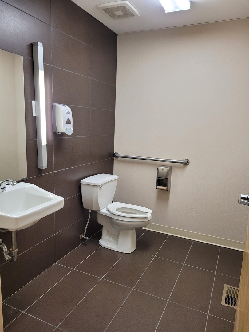 4111 N Watertower Place Property Photo 7
