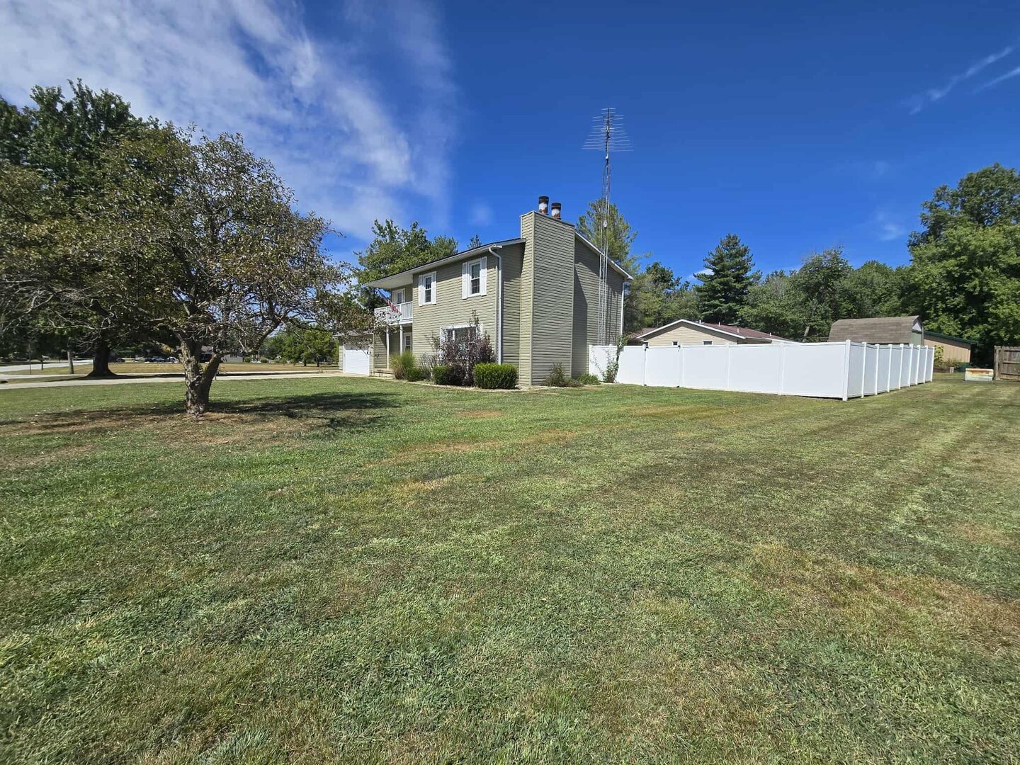 108 Mockingbird Lane Property Photo 4