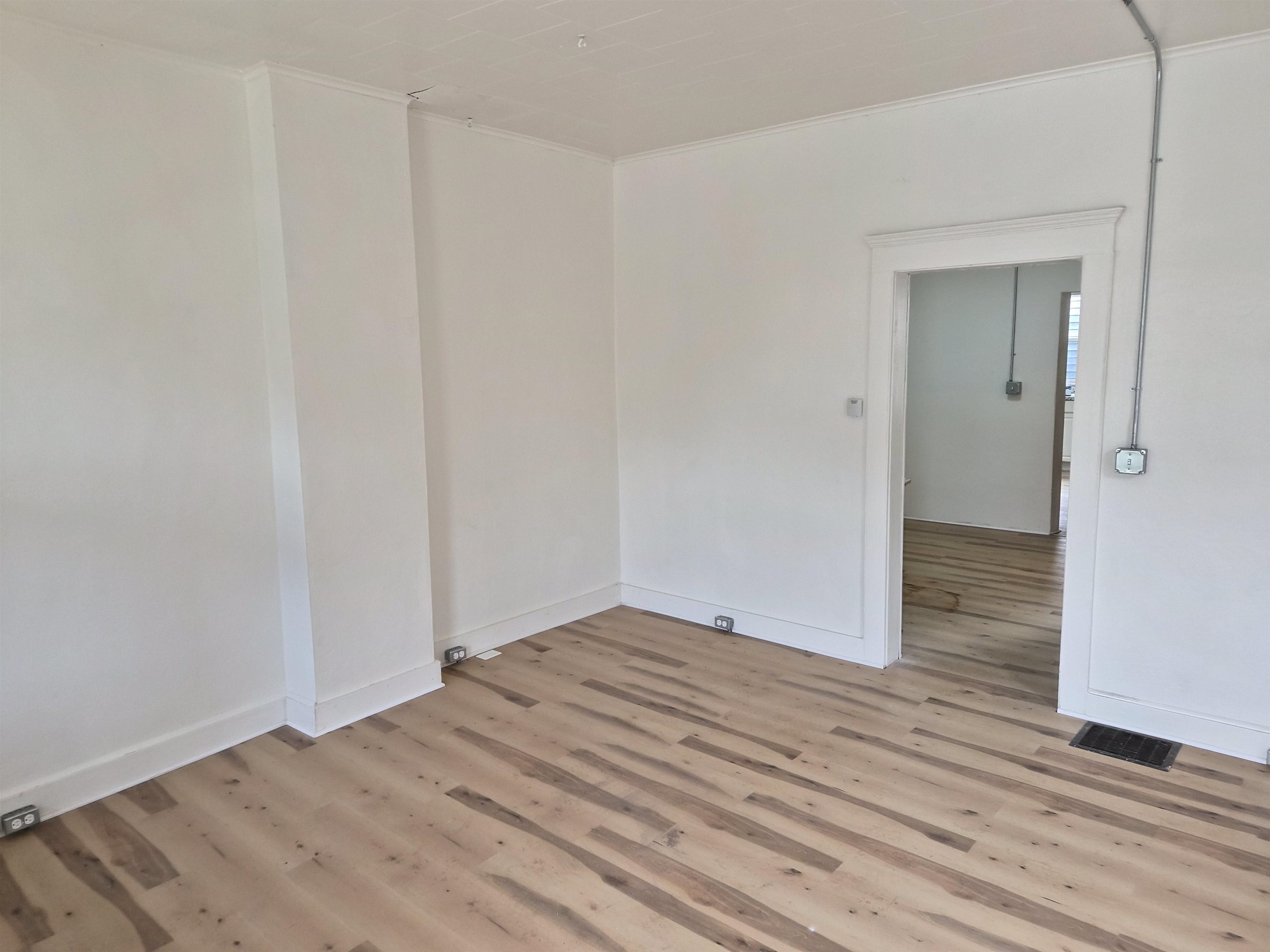 722 Payson Avenue Property Photo 4