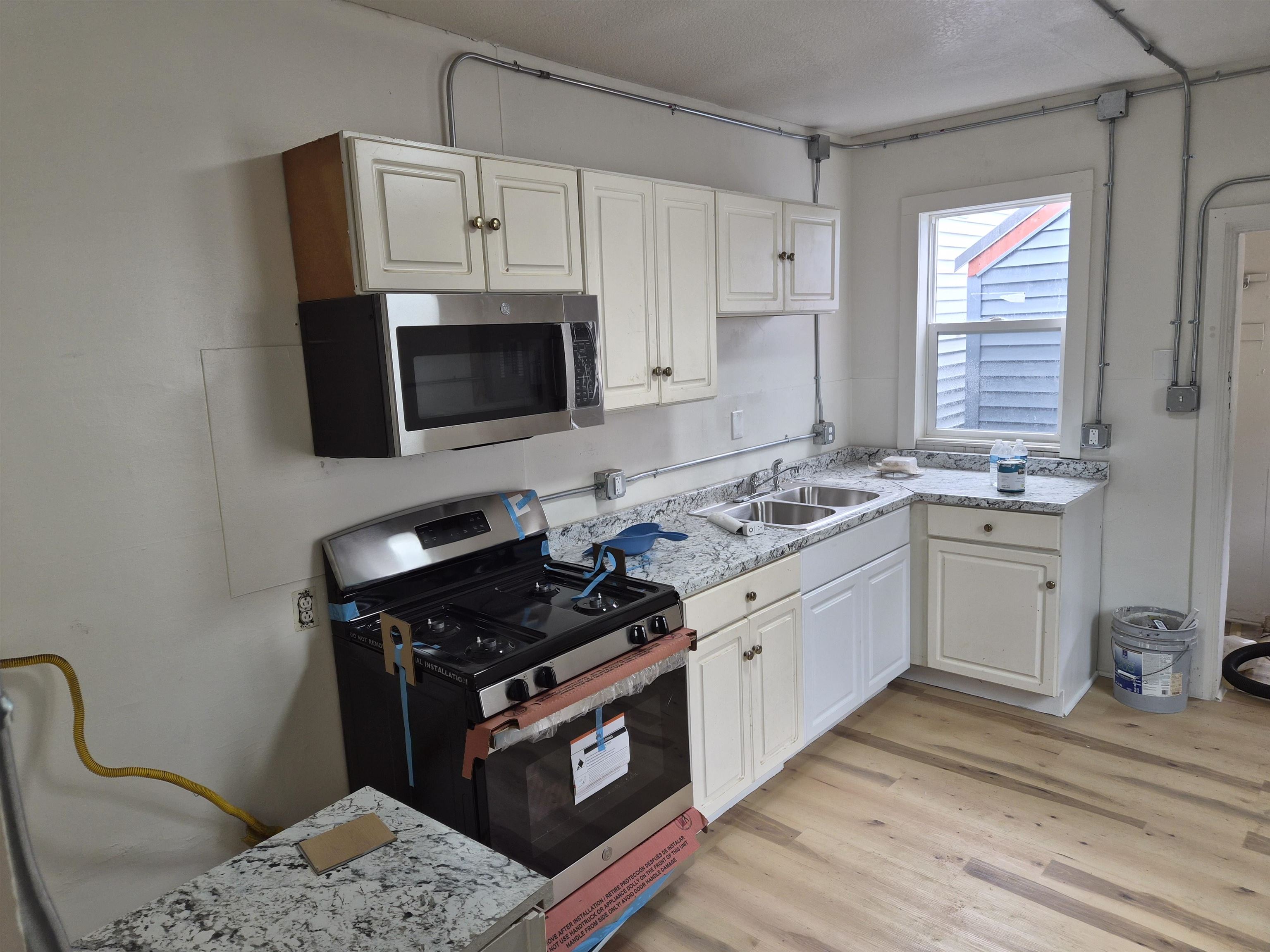 722 Payson Avenue Property Photo 9