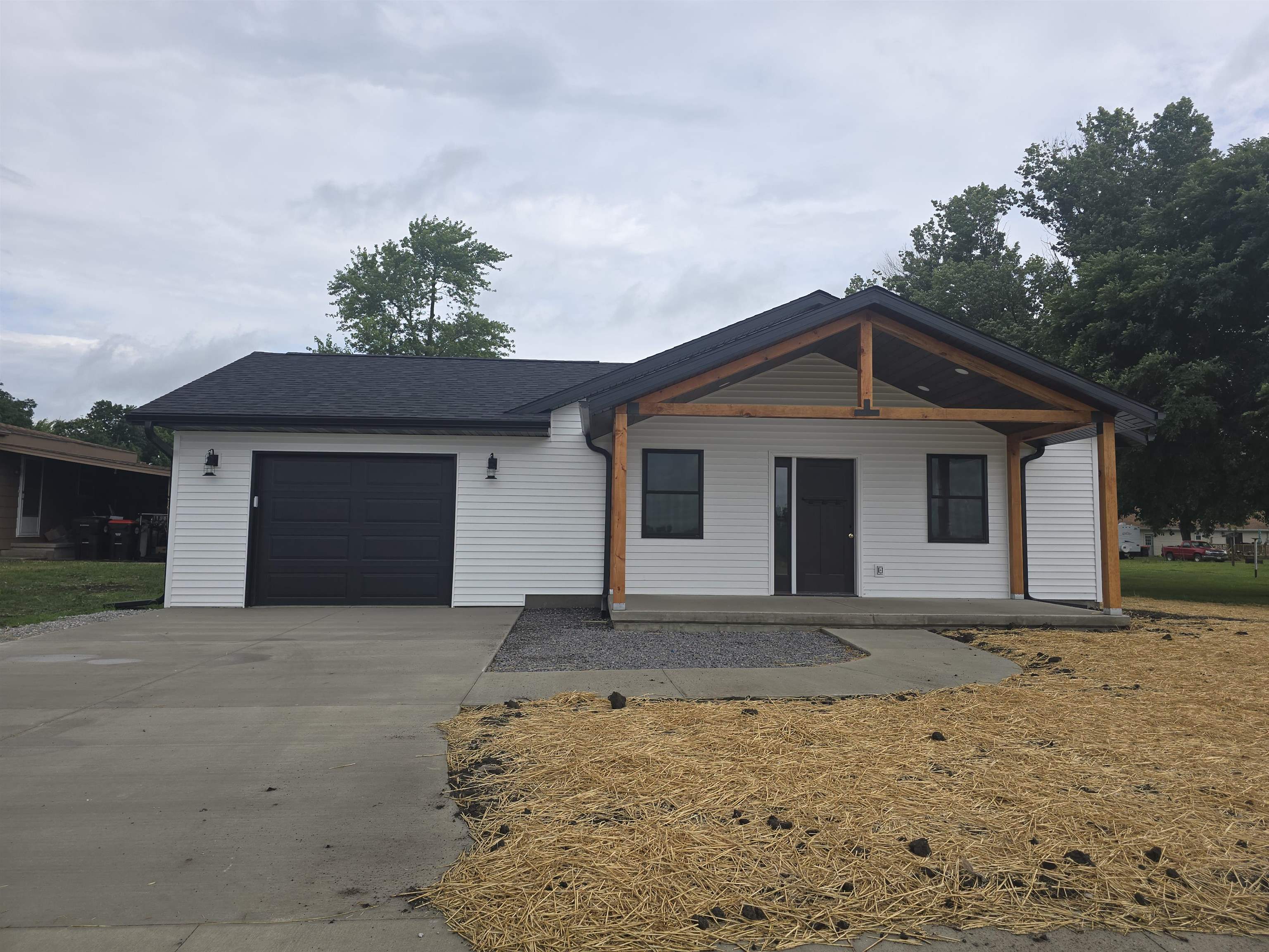 1005 Augusta Road Property Photo 1