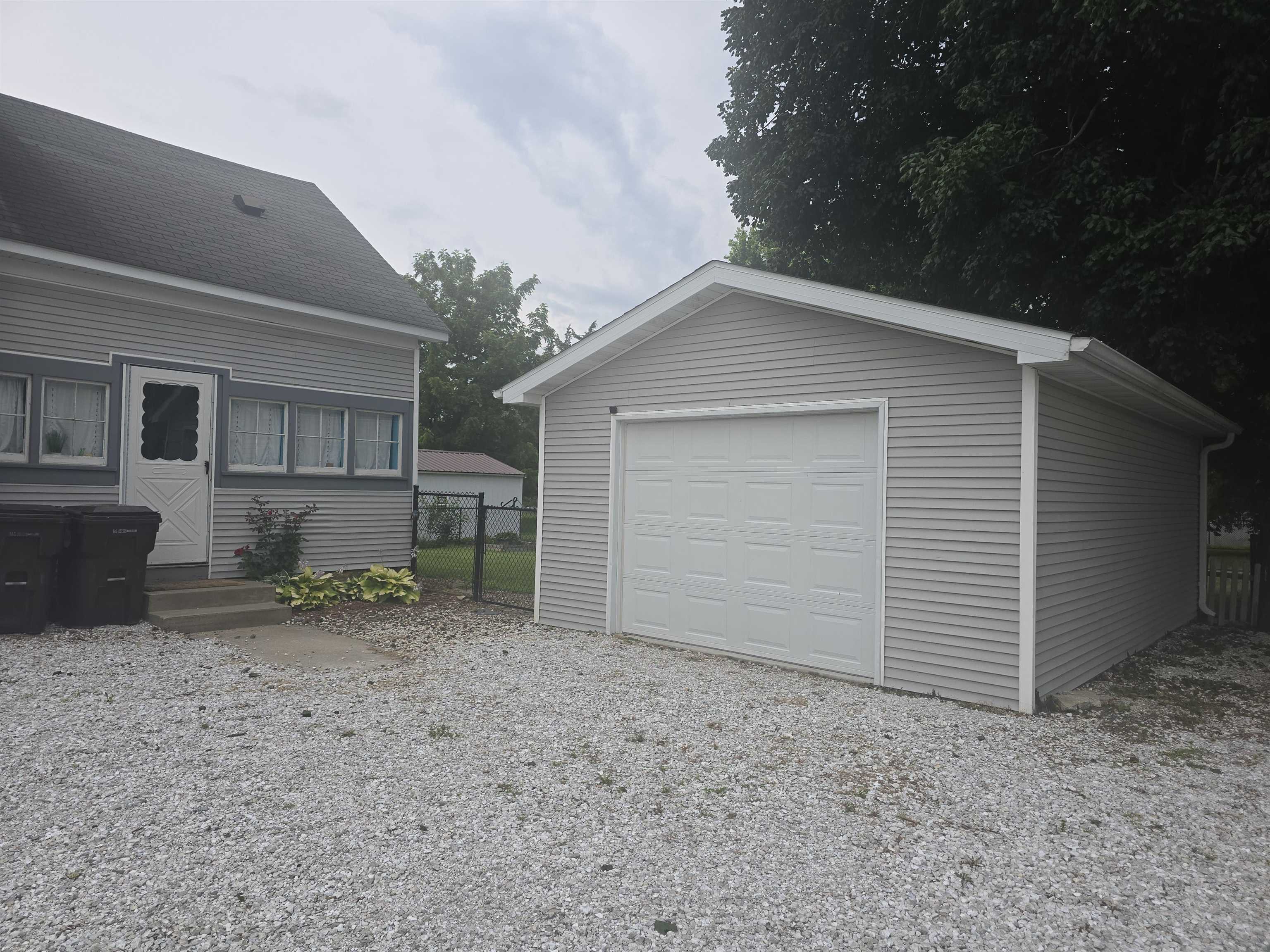 729 Locust Street Property Photo 31