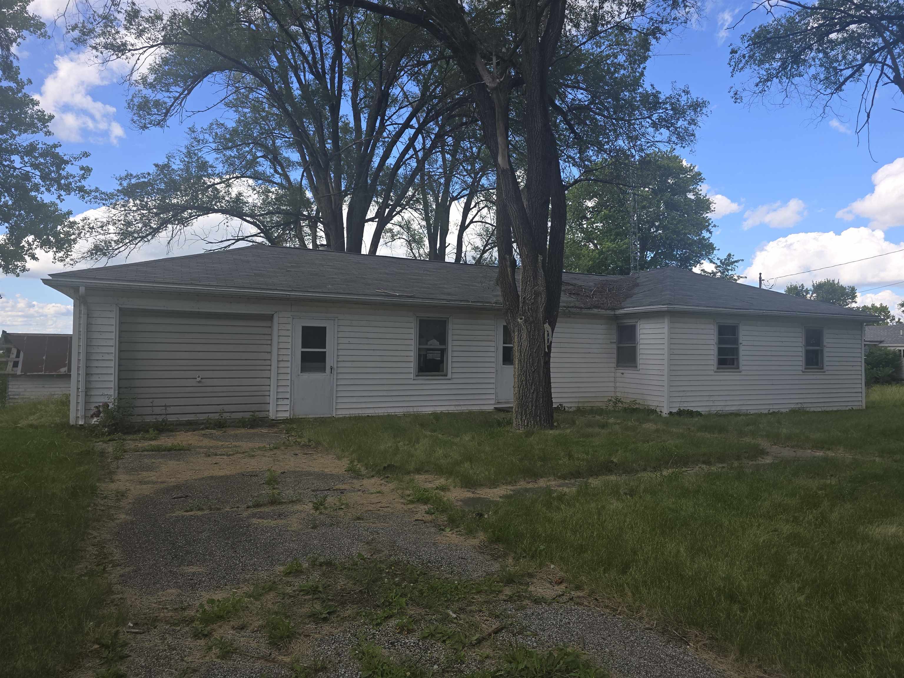 1661 Riverside Drive Property Photo 1
