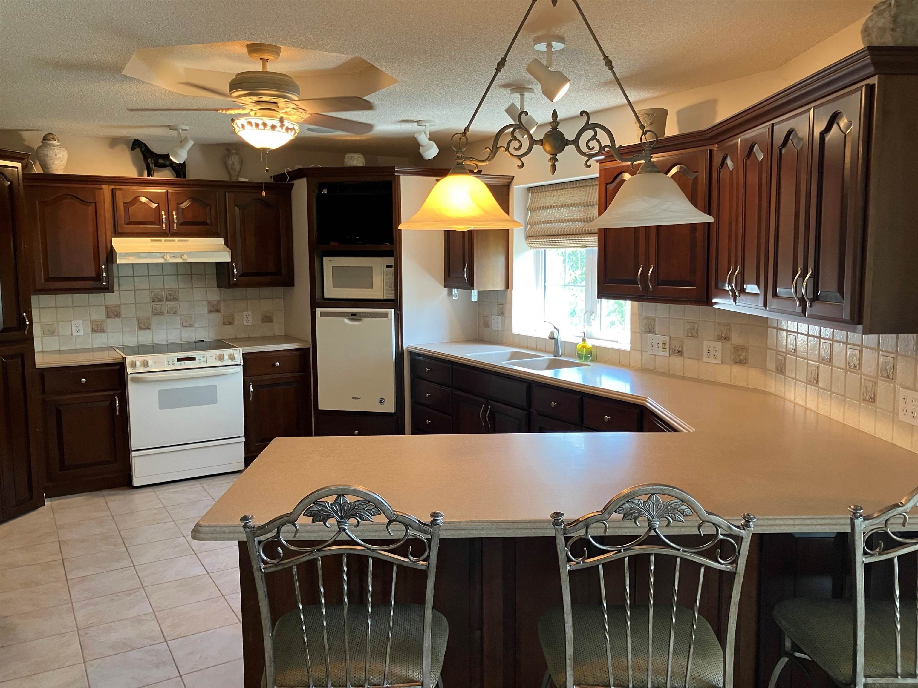 4932 Lake View Drive Property Photo 5