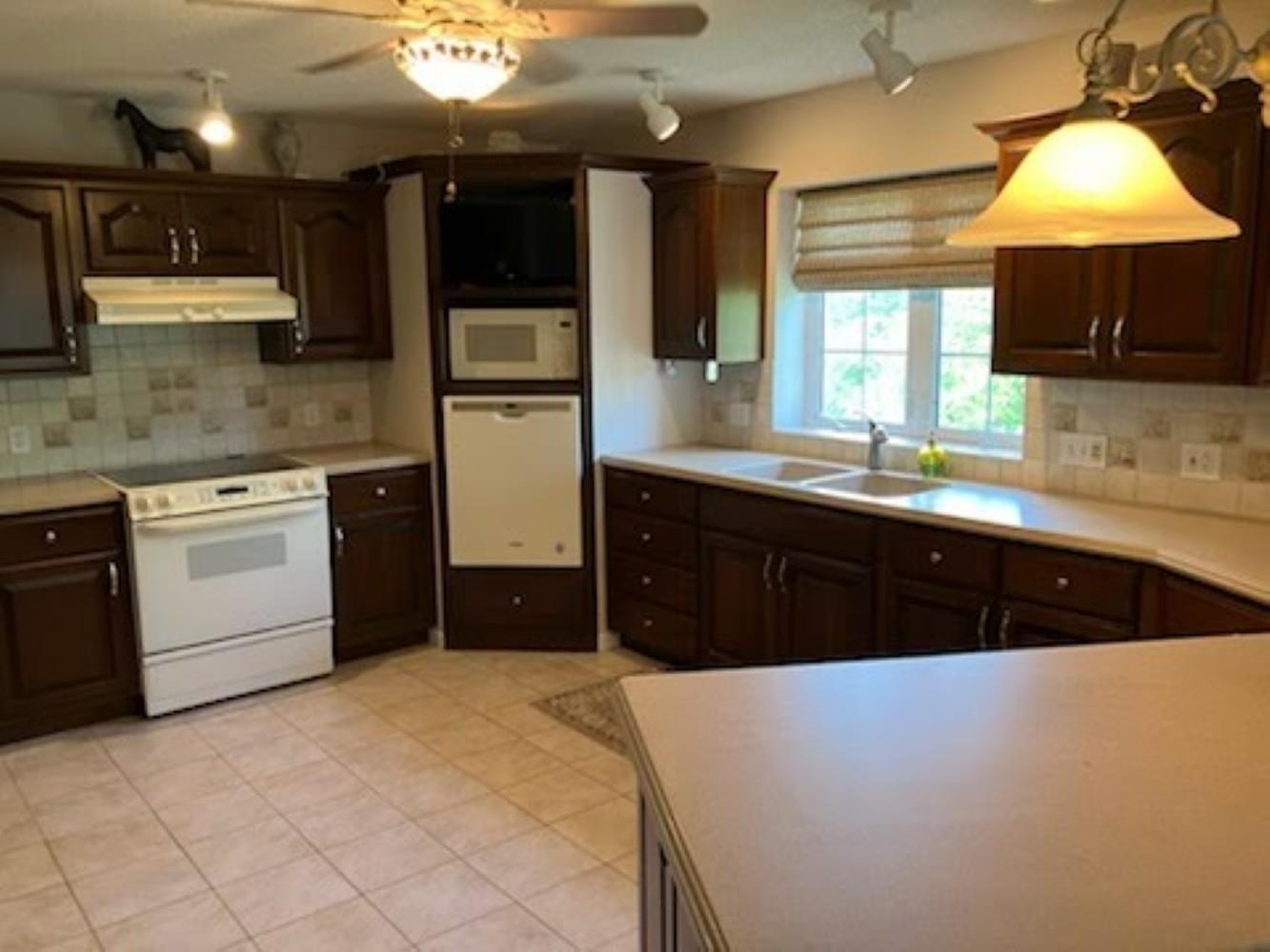 4932 Lake View Drive Property Photo 8