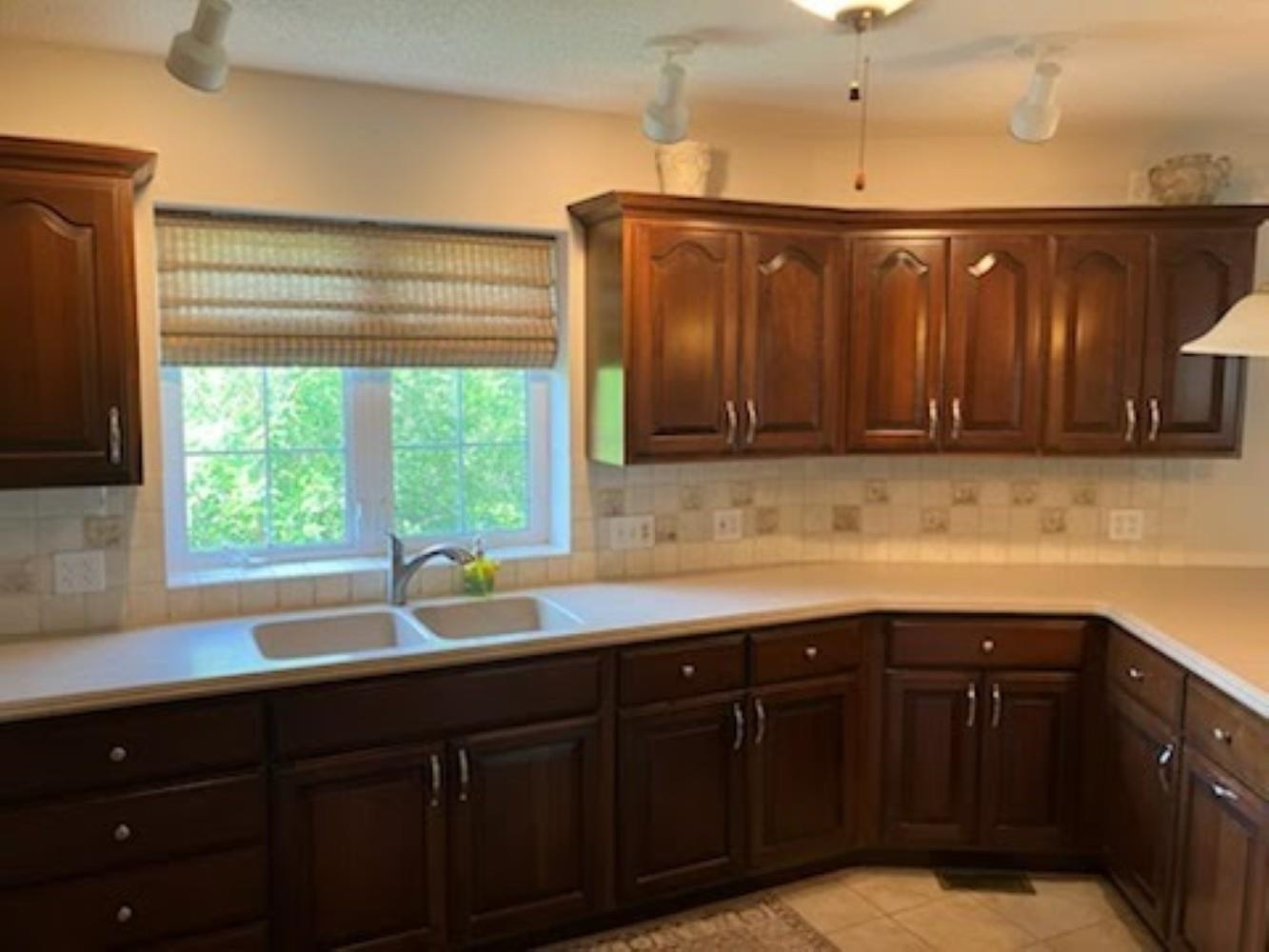 4932 Lake View Drive Property Photo 9