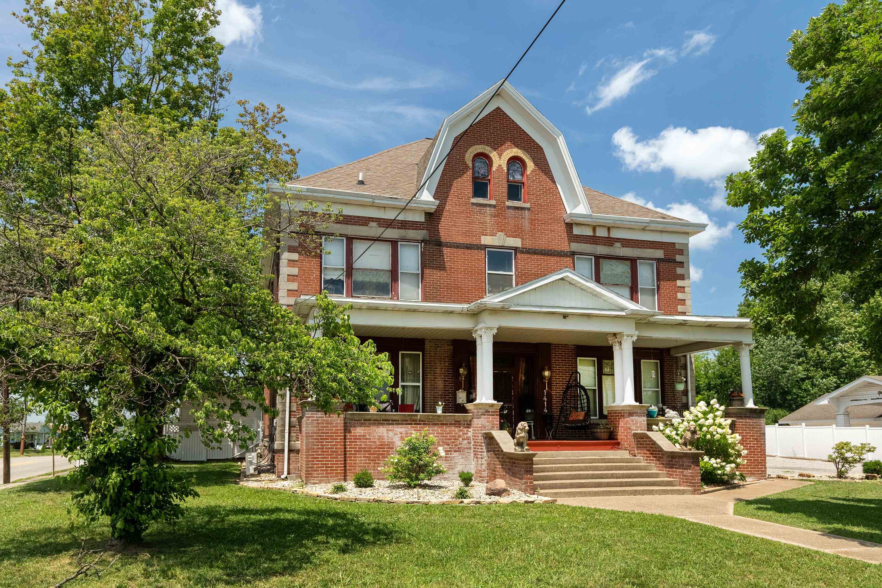 1414 W Main Street Property Photo 3