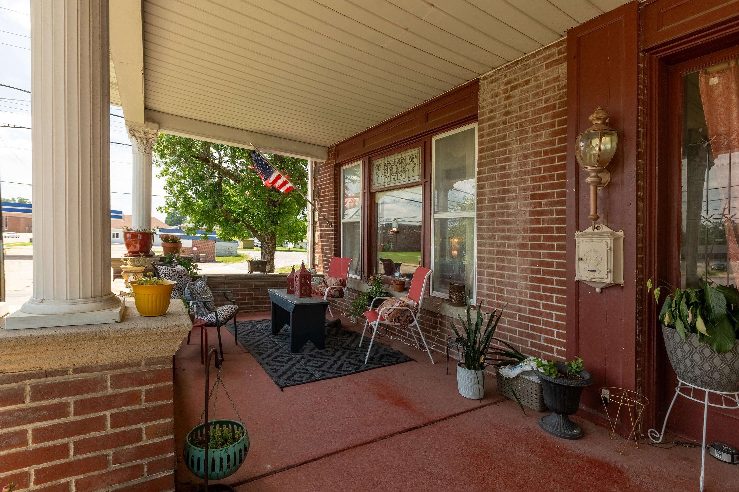 1414 W Main Street Property Photo 5