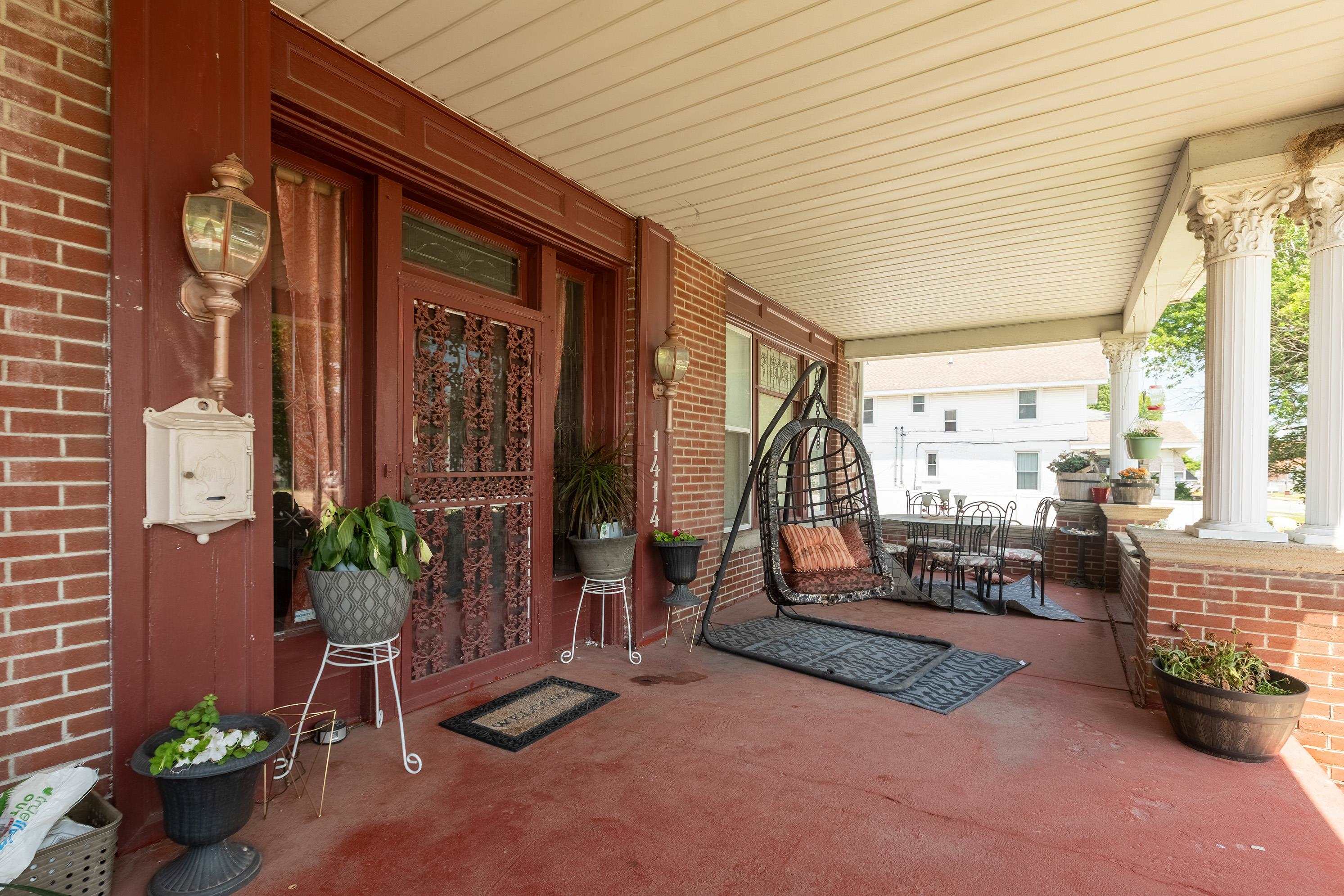 1414 W Main Street Property Photo 6