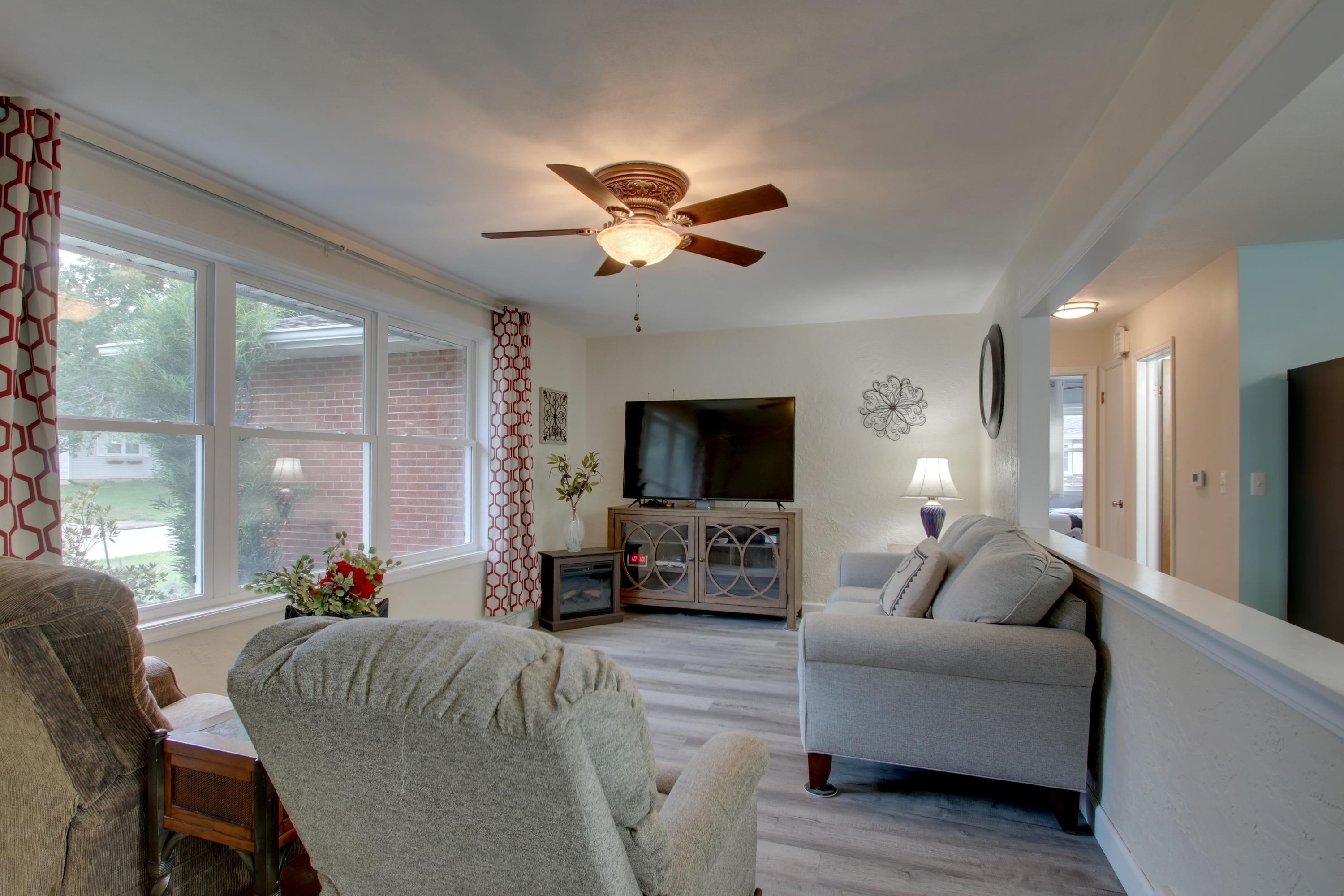 3930 Pine Tree Road Property Photo 5