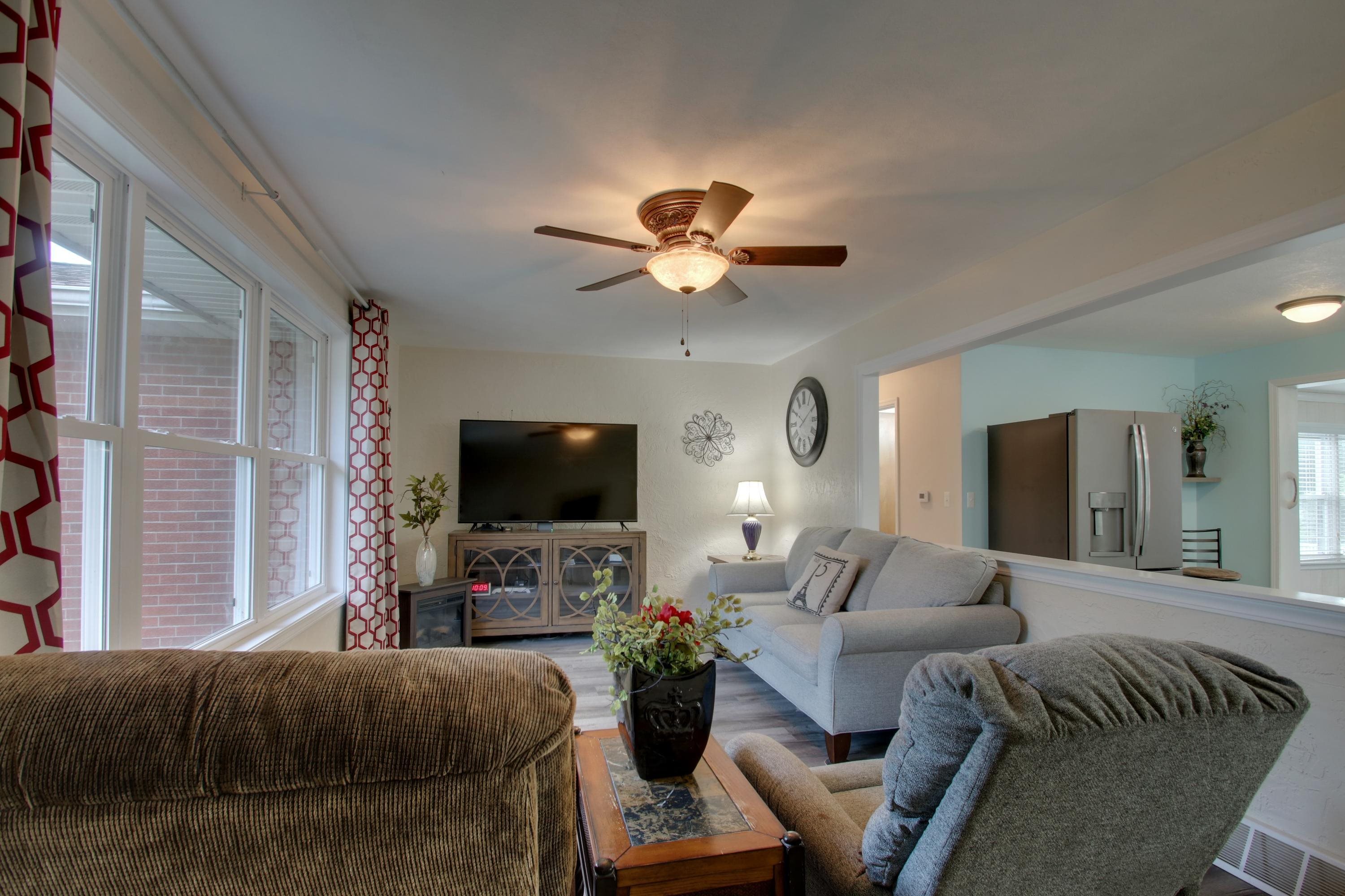3930 Pine Tree Road Property Photo 6