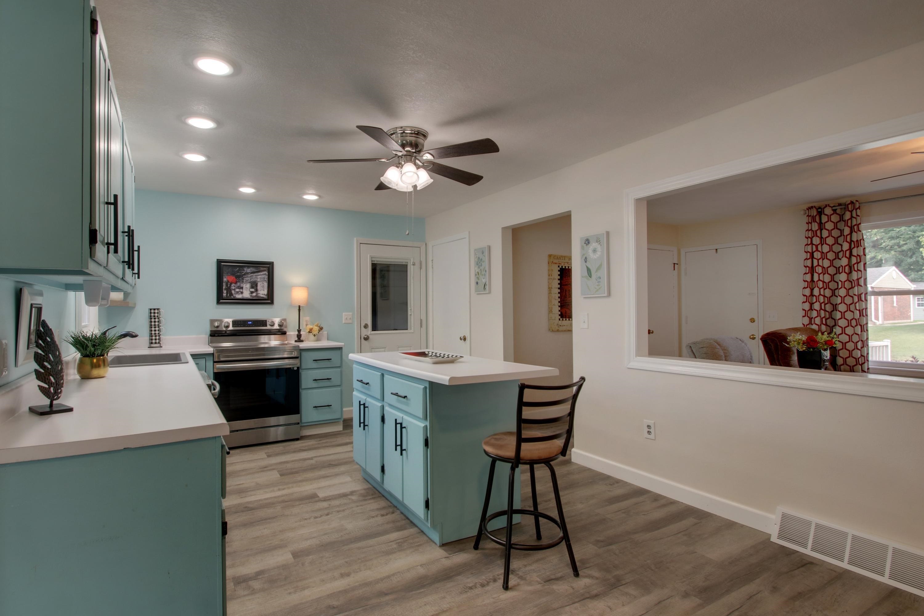 3930 Pine Tree Road Property Photo 8