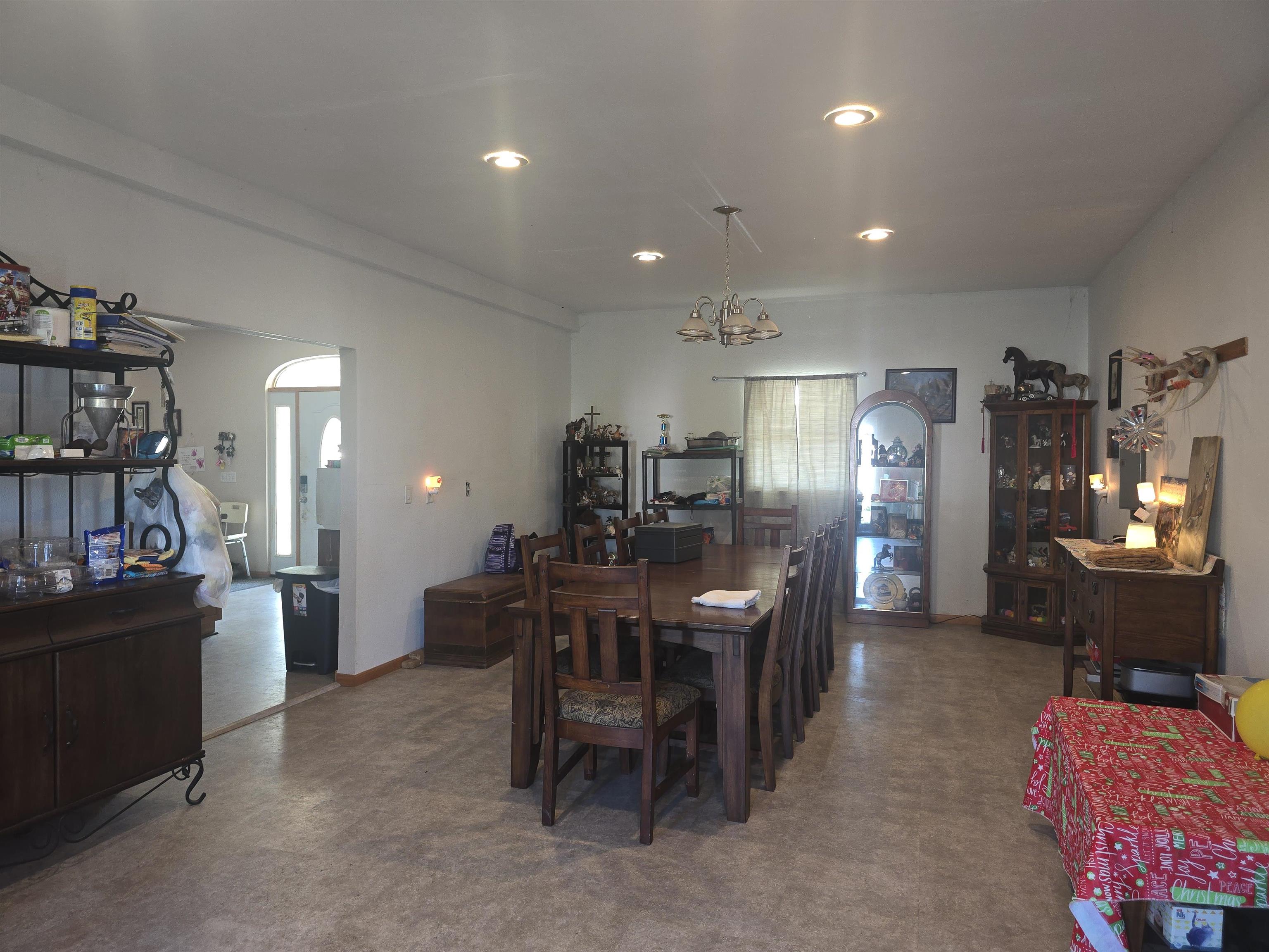 105 S Cedar Street Property Photo 4