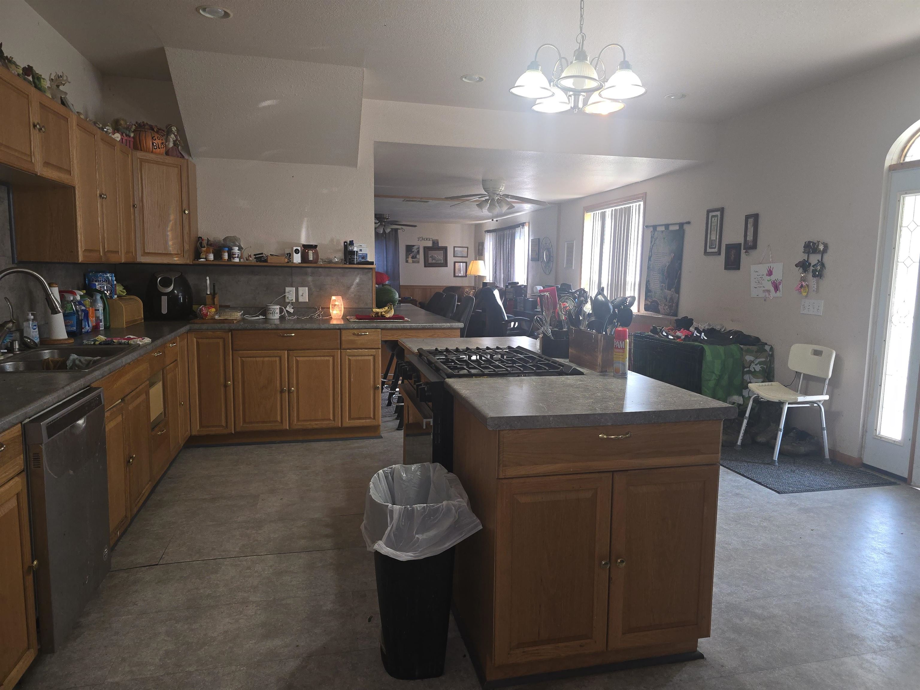 105 S Cedar Street Property Photo 9