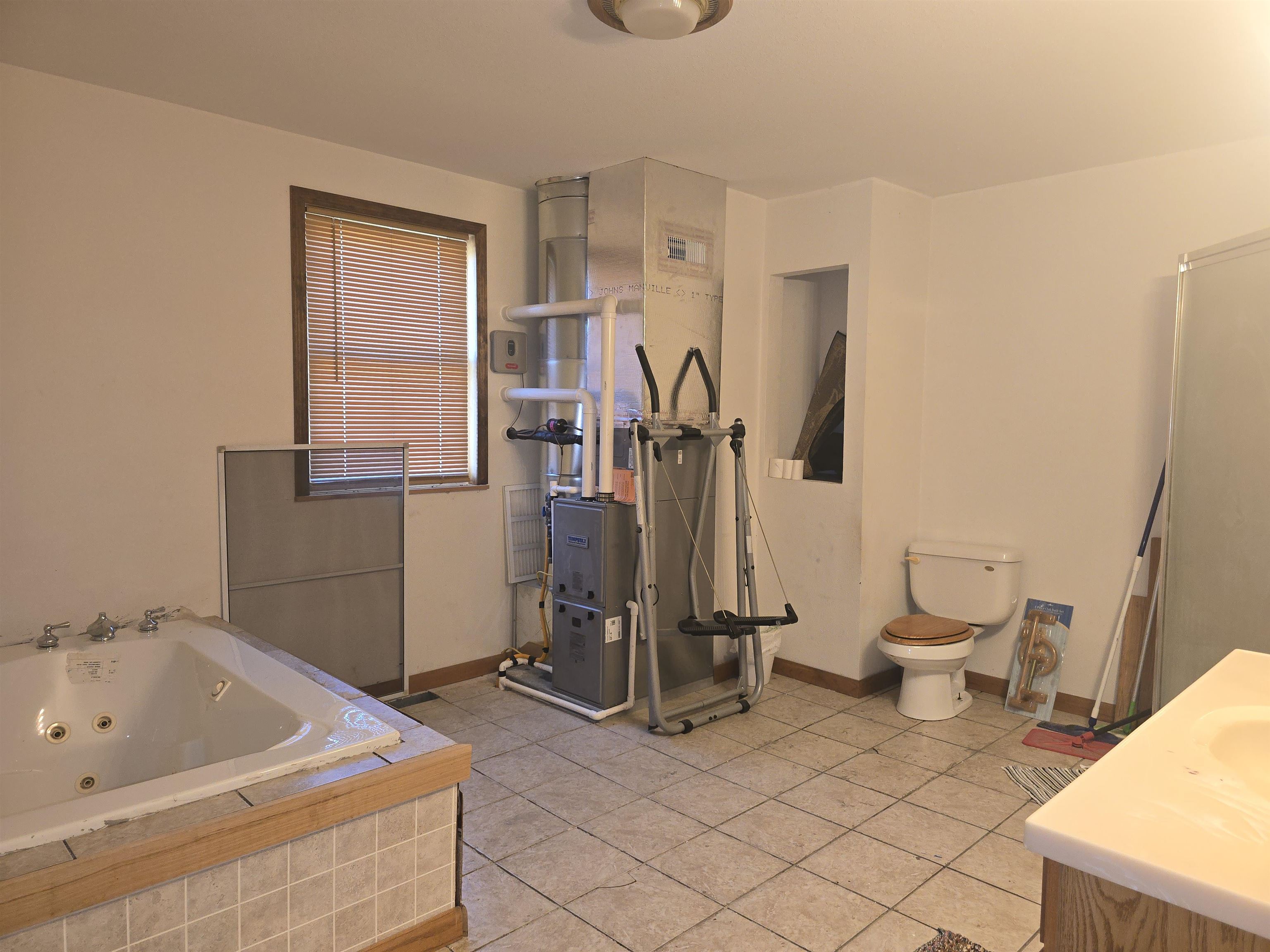 105 S Cedar Street Property Photo 13