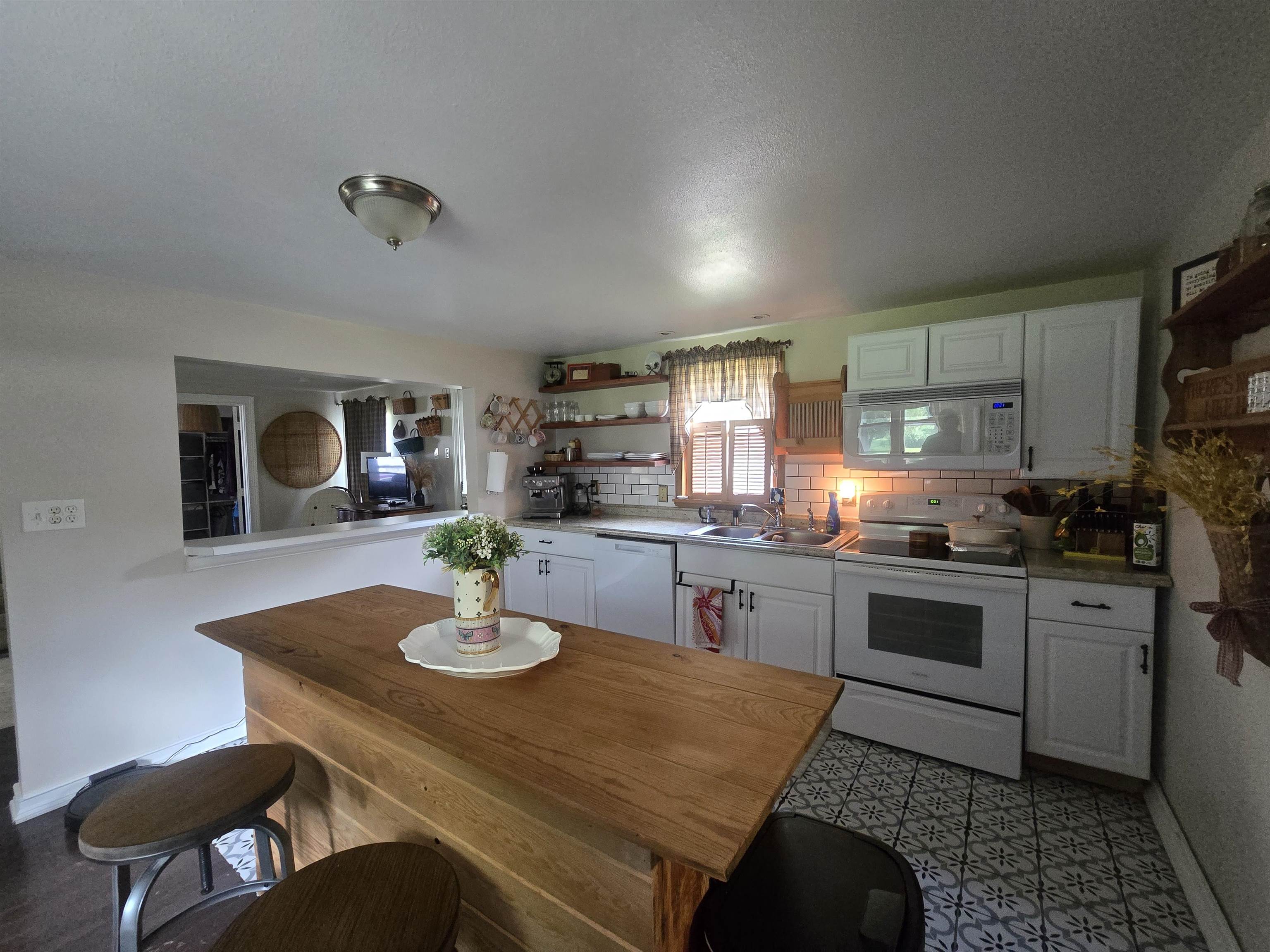 535 W Mcdonough Street Property Photo 5