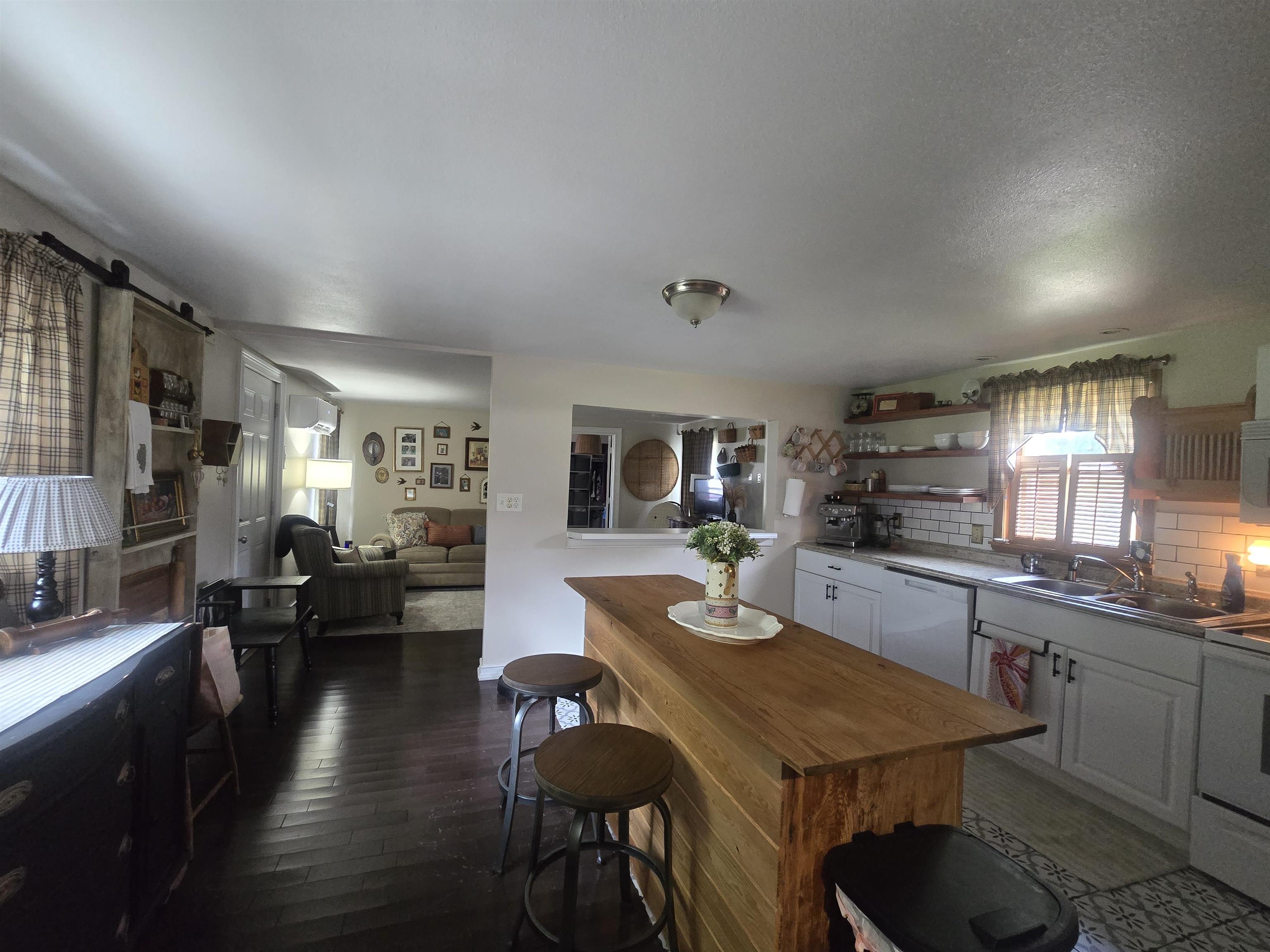 535 W Mcdonough Street Property Photo 6