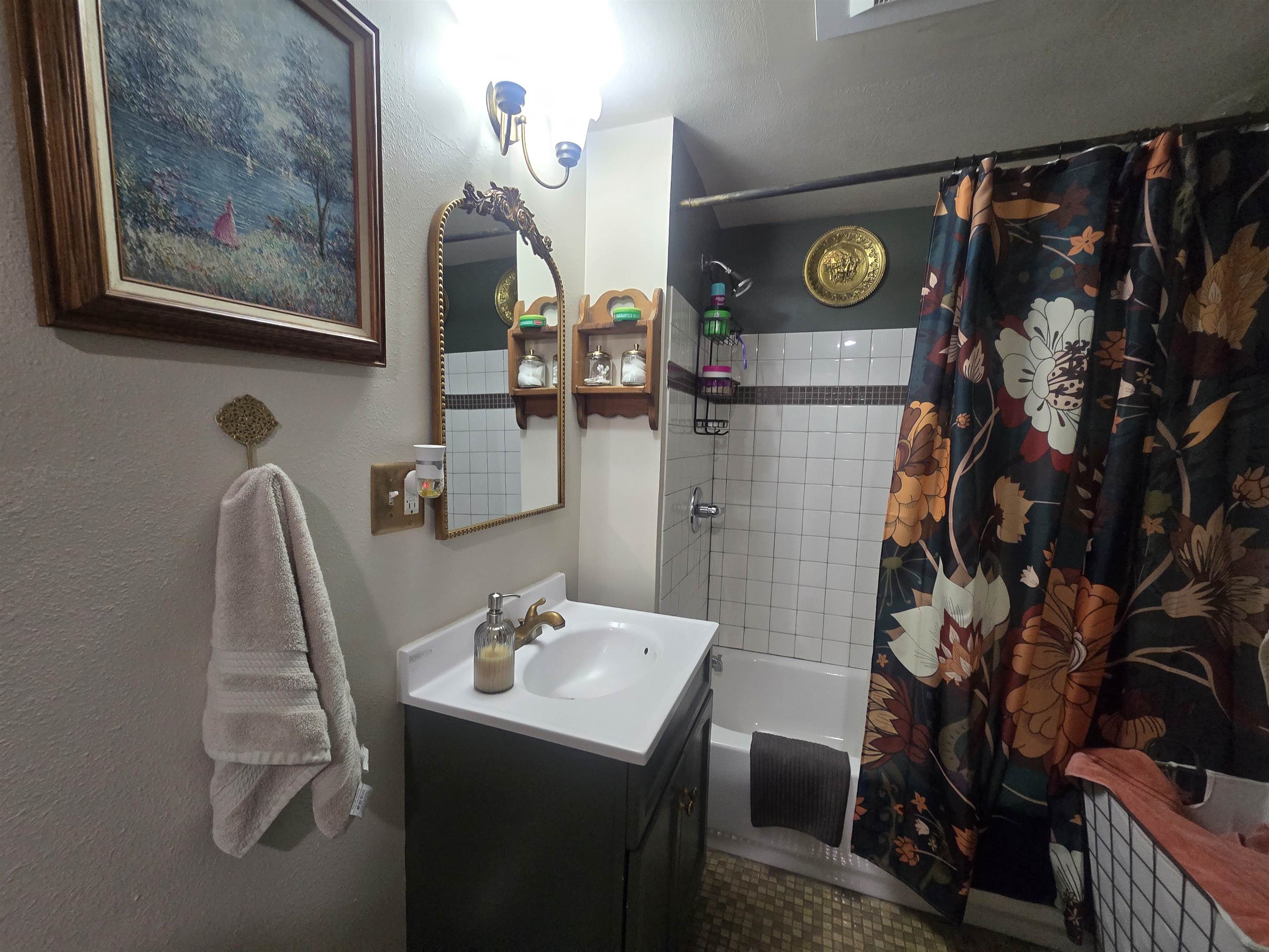 535 W Mcdonough Street Property Photo 8