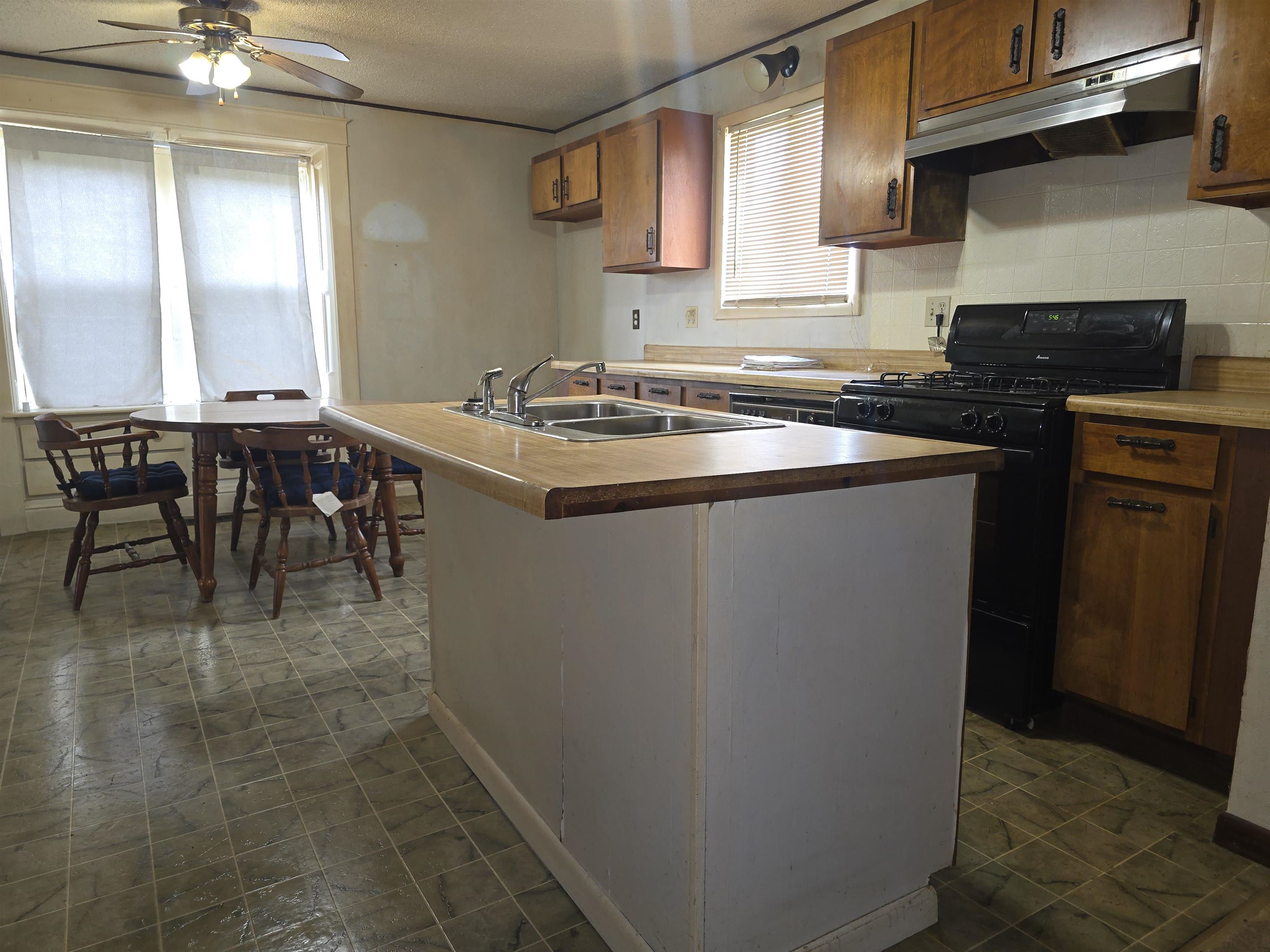 57 W Main Street Property Photo 2