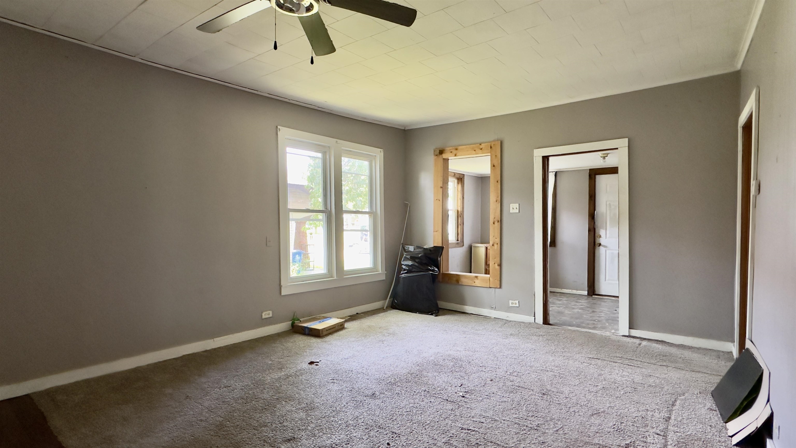 604 E Washington Street Property Photo 4
